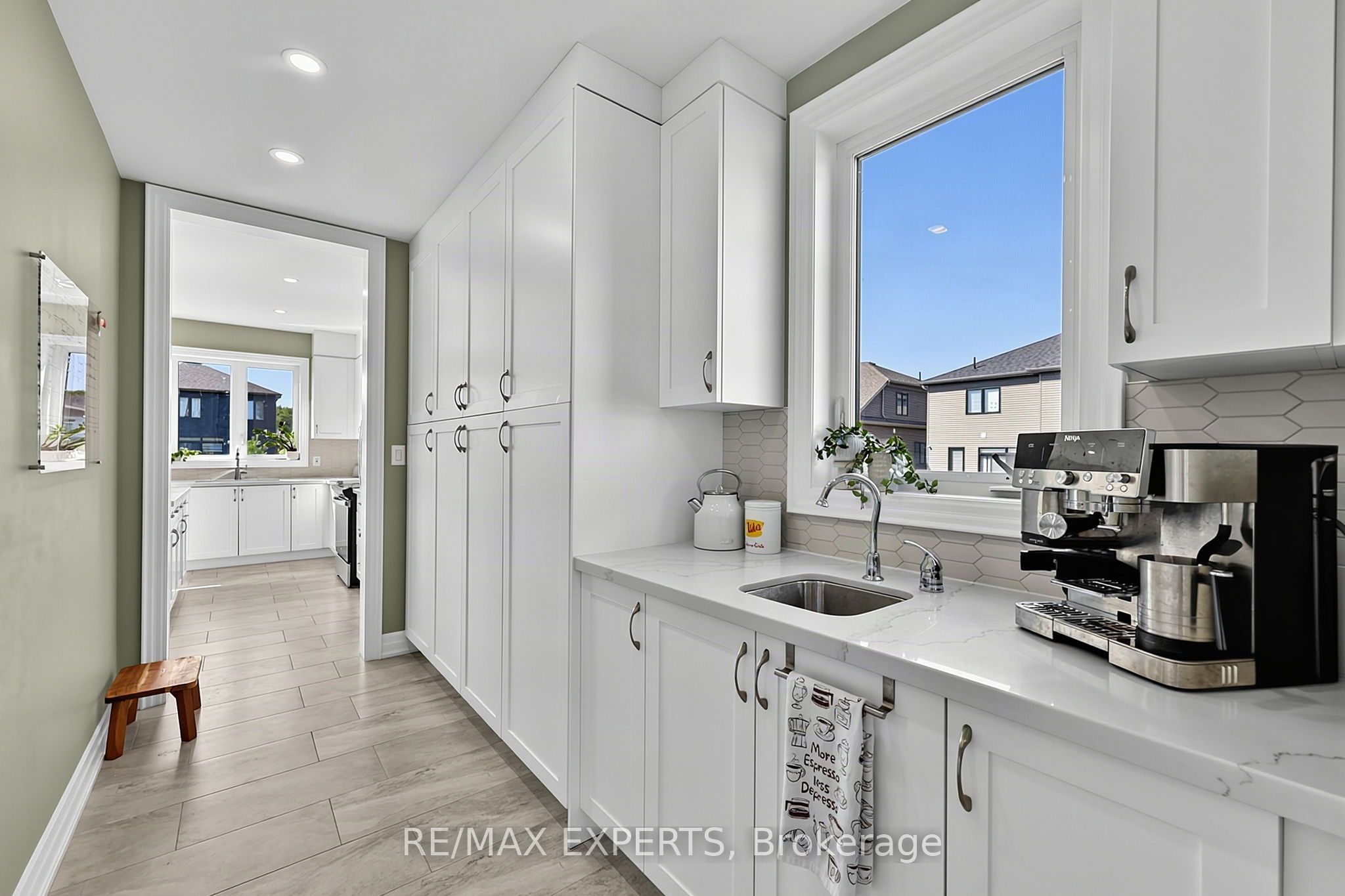 222 Mapleside Drive, Wasaga Beach, ON L9Z 0L4 photo 5