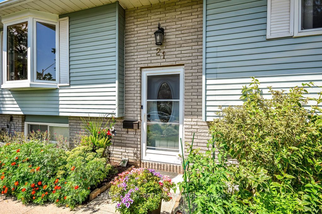 21 KORLEA Crescent, Orillia, ON L3V 7K3 photo 4