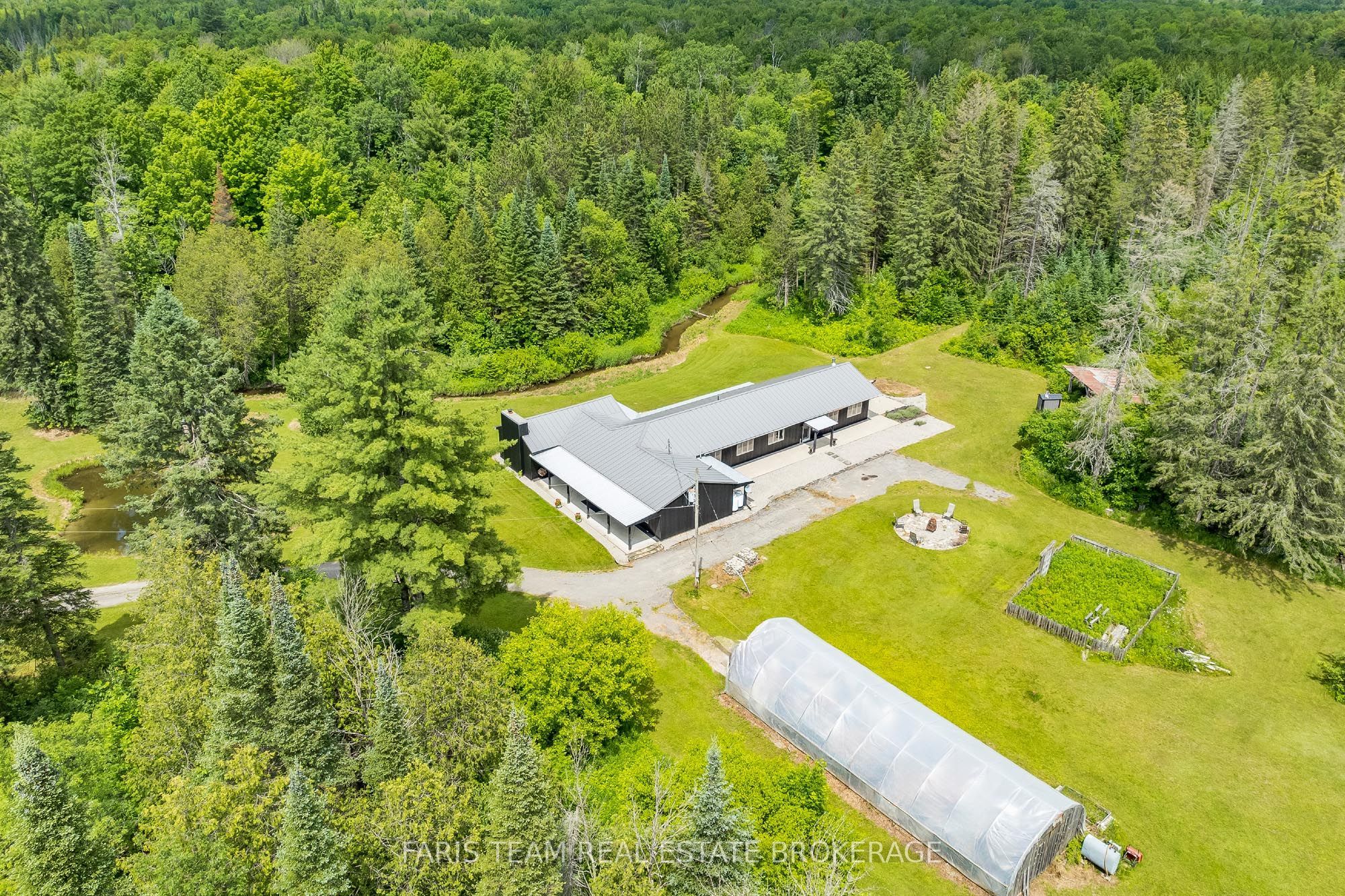 1076 Beaver Lane, Springwater, ON P0B 1L0 photo 2
