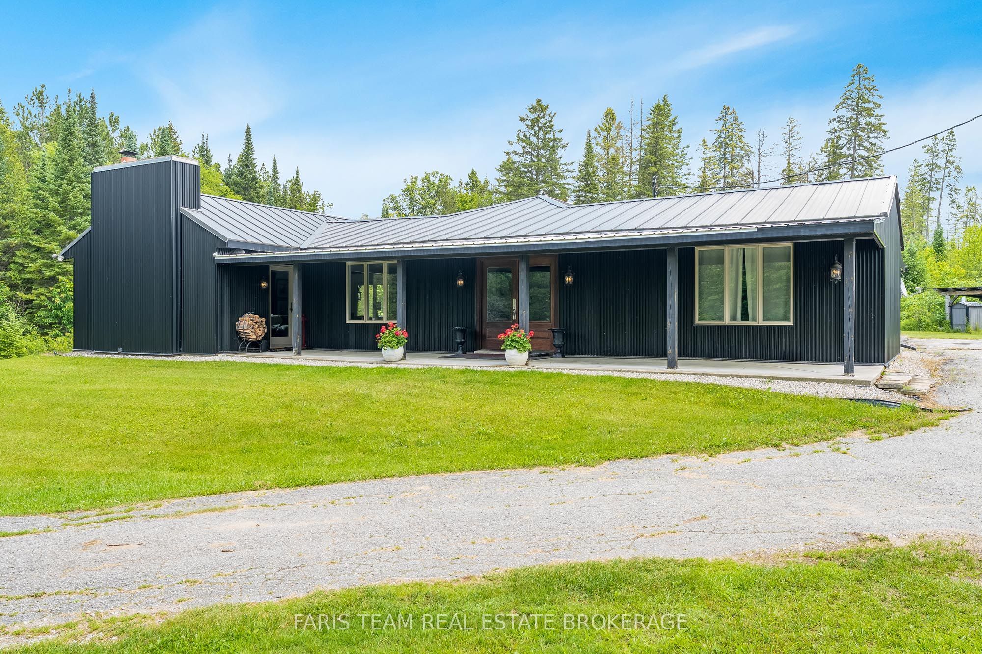 1076 Beaver Lane, Springwater, ON P0B 1L0 photo 3