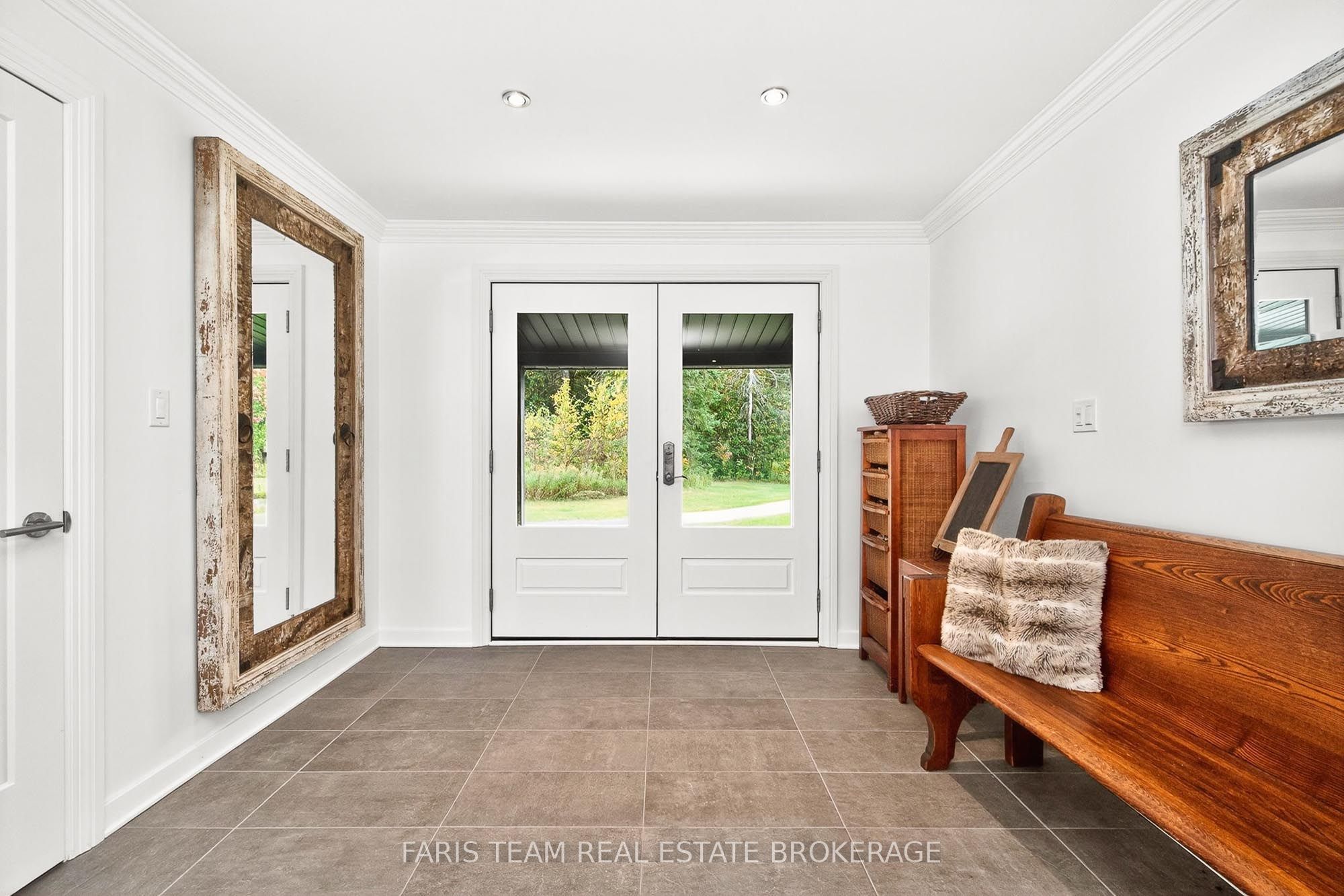 1076 Beaver Lane, Springwater, ON P0B 1L0 photo 5