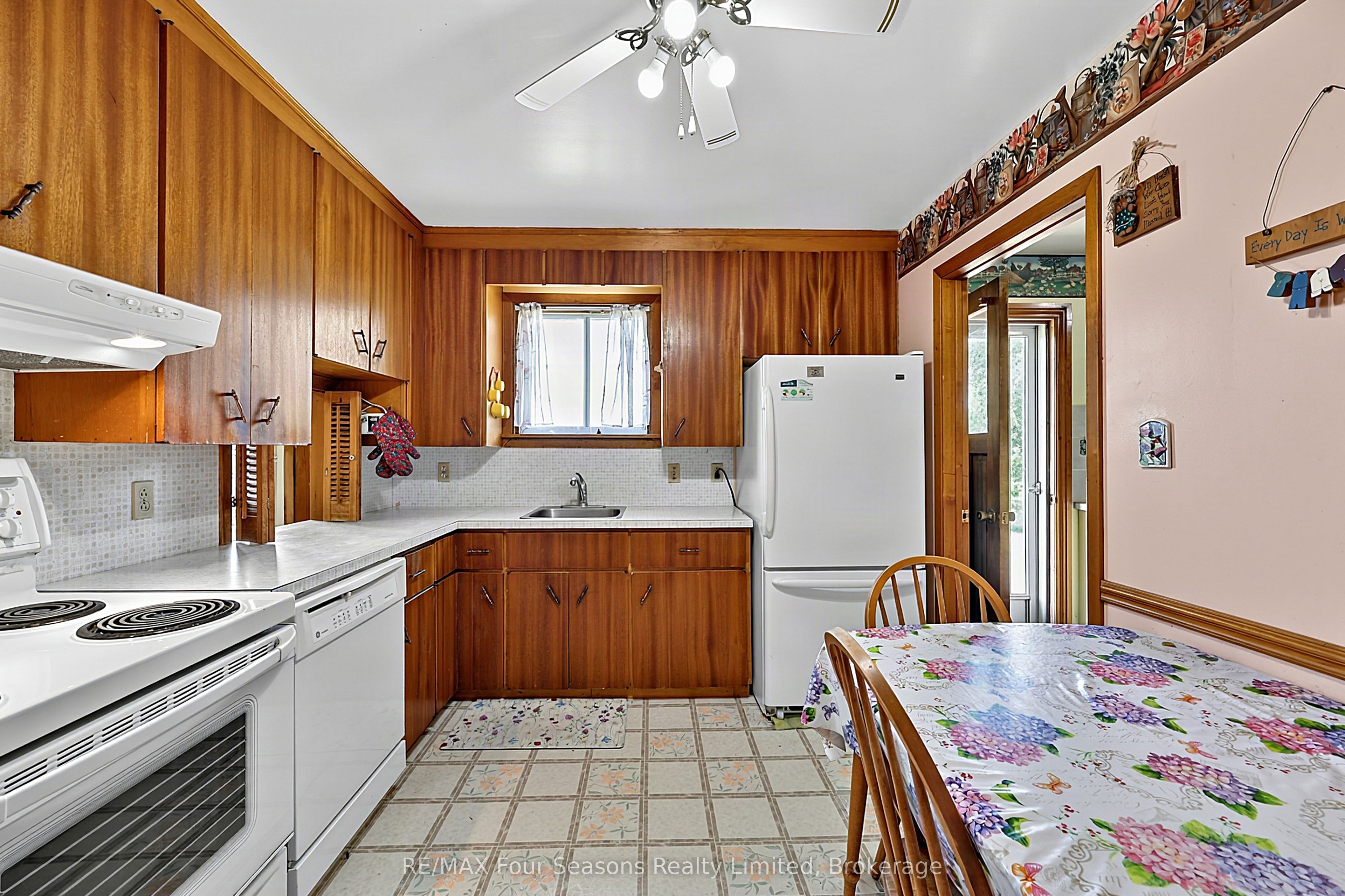 2140 5th Concession N, Clearview, ON L0M 1S0 photo 2