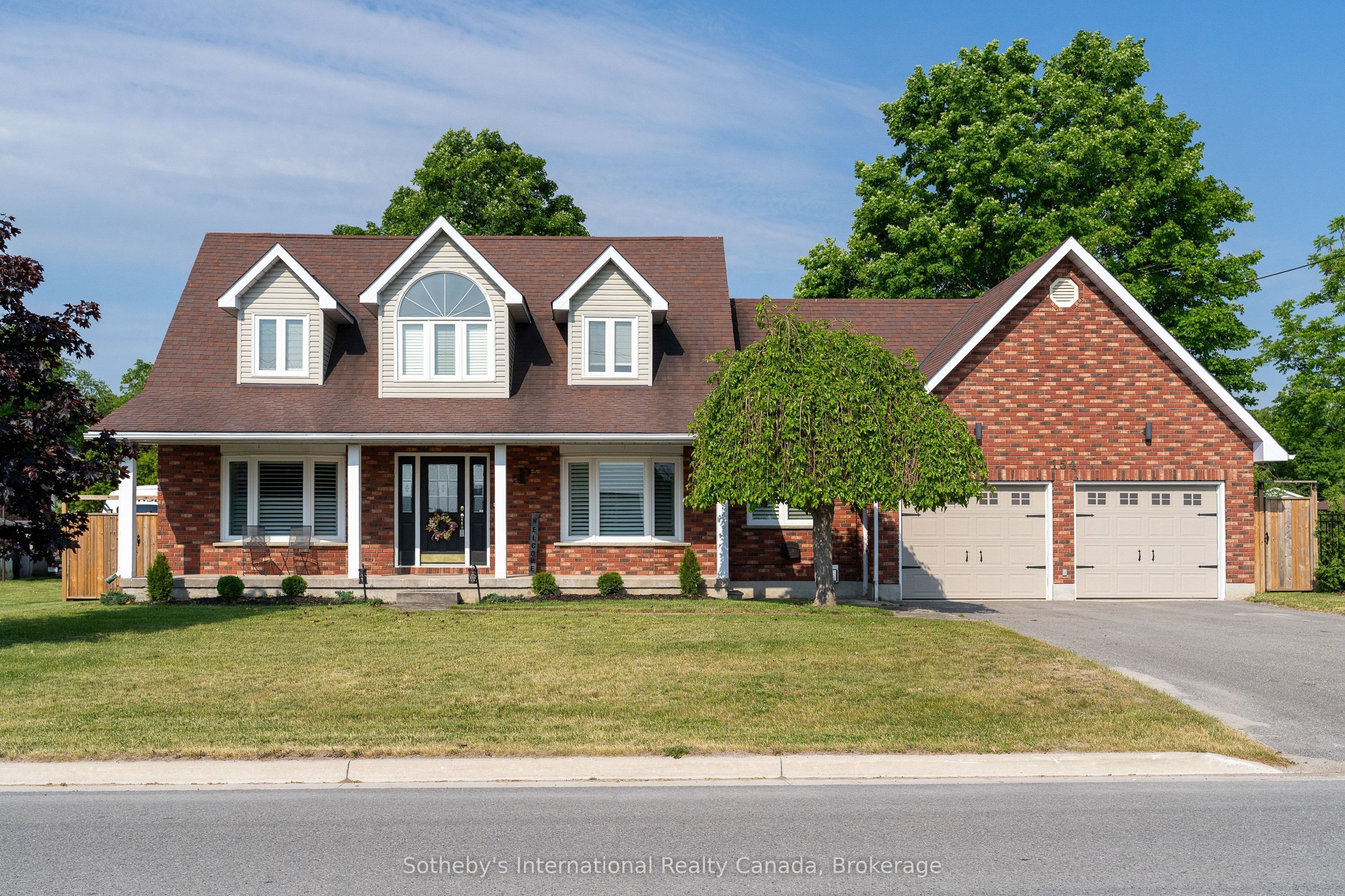 154 Mary Street, Clearview, ON L0M 1G0 photo 2