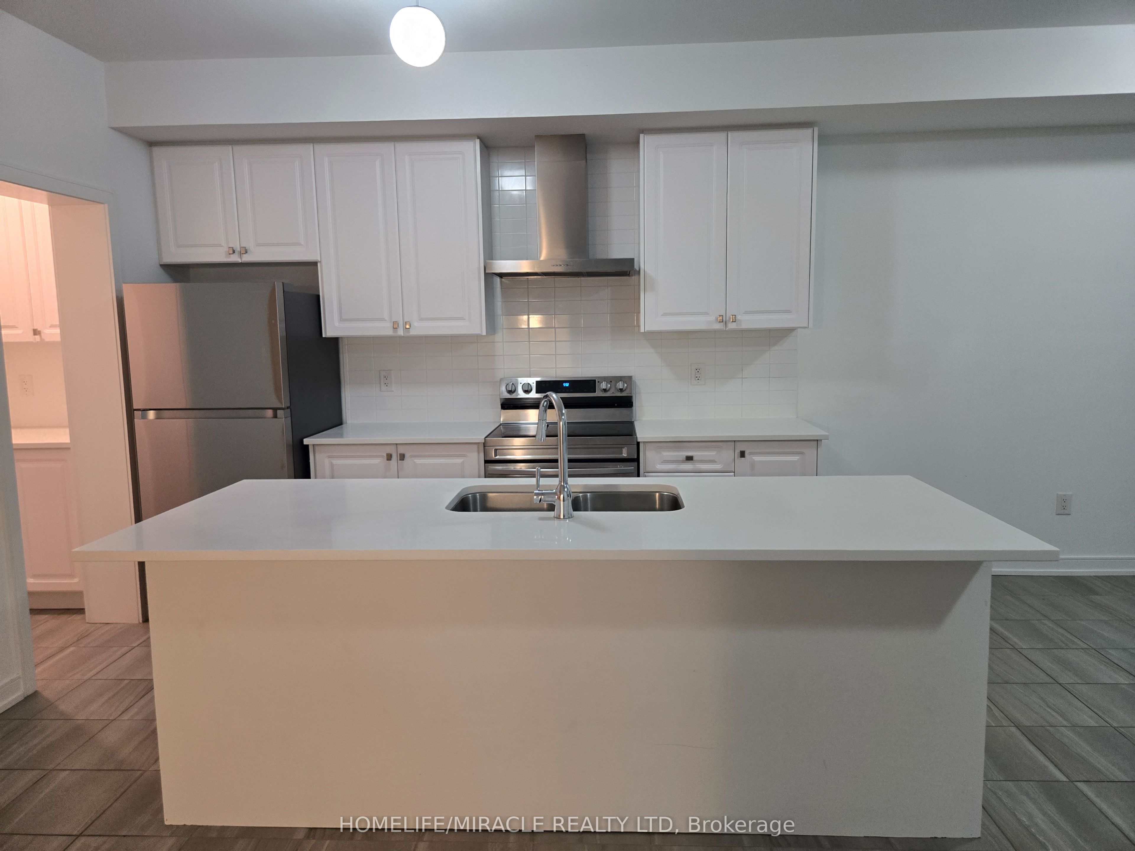 52 Blue Forest Crescent, Barrie, ON L9J 0N3 photo 5