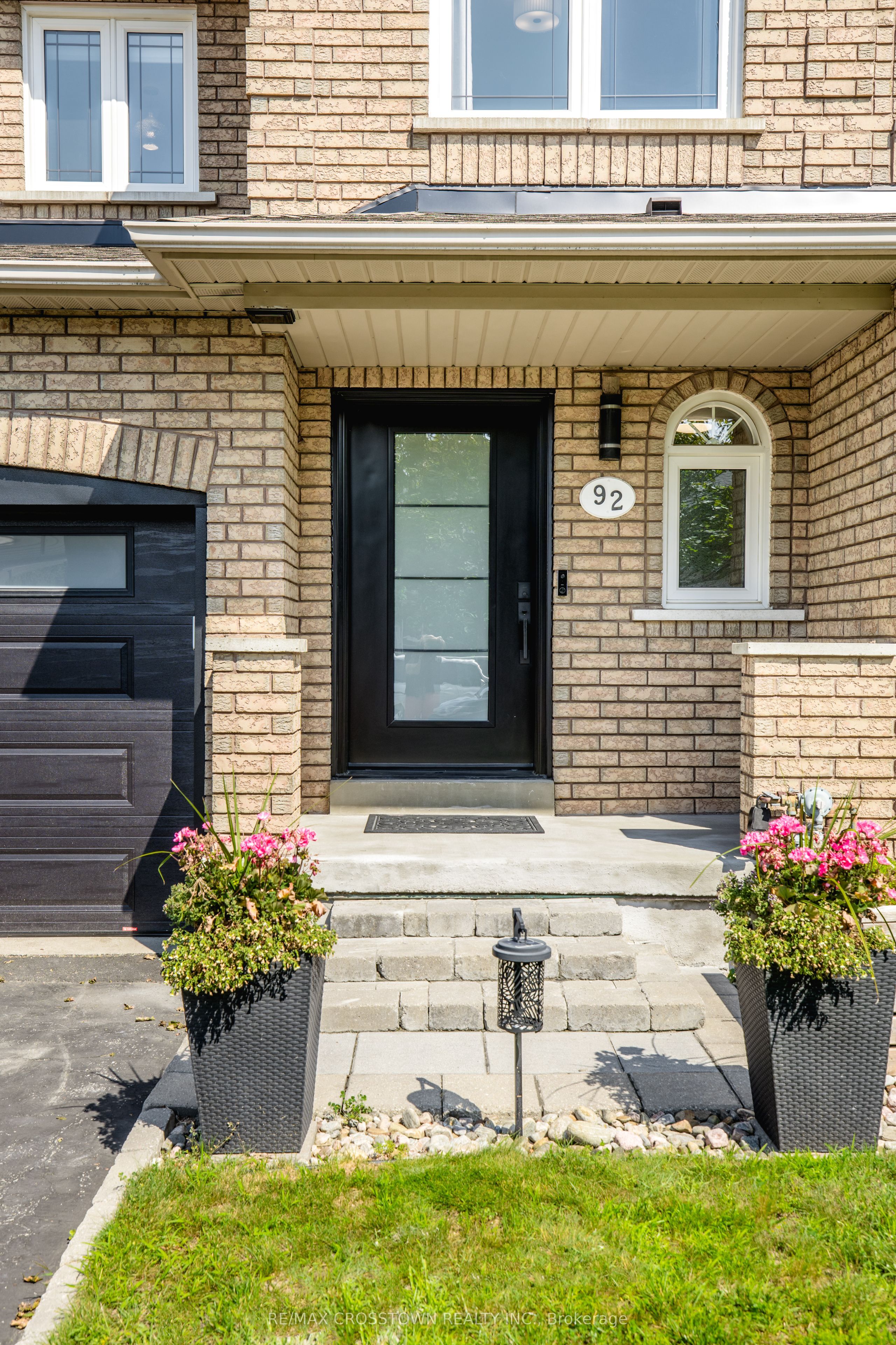 92 Cunningham Drive, Barrie, ON L4N 8L5 photo 3