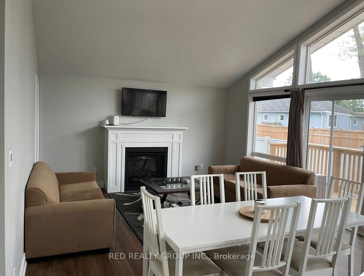 11 13th Street S, Wasaga Beach, ON L9Z 2J9 photo 3