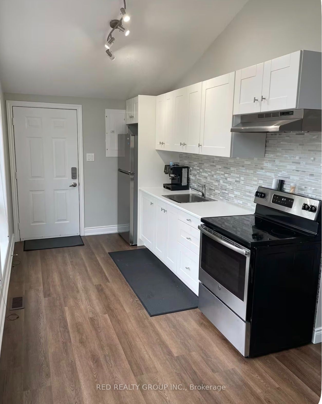 11 13th Street S, Wasaga Beach, ON L9Z 2J9 photo 4