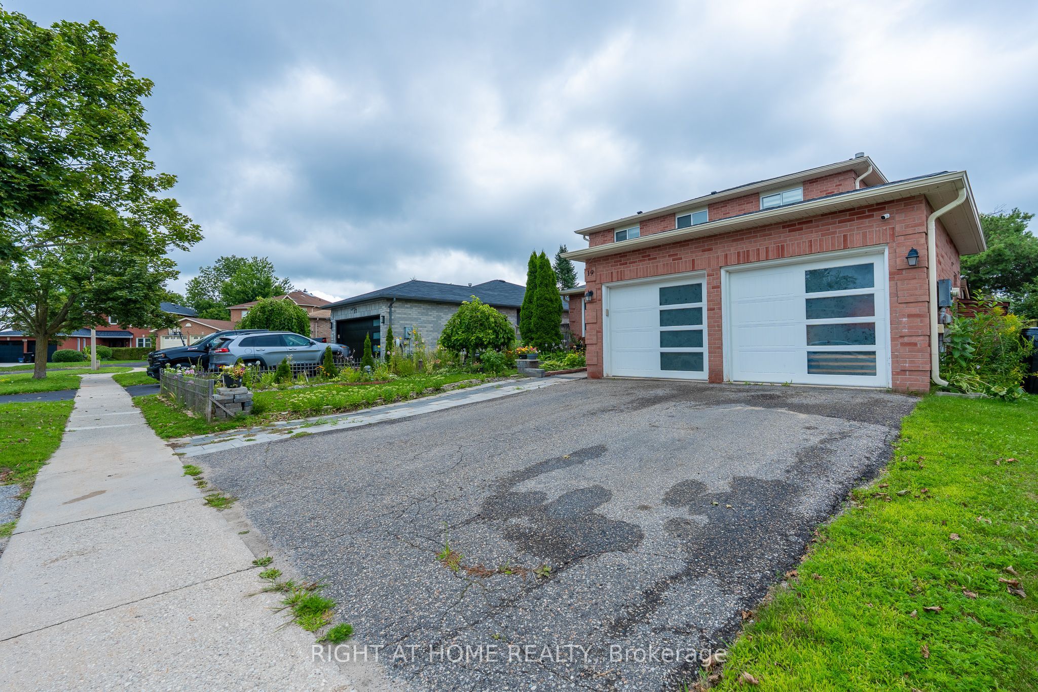 19 Cardinal Street, Barrie, ON L4M 6C8 photo 2