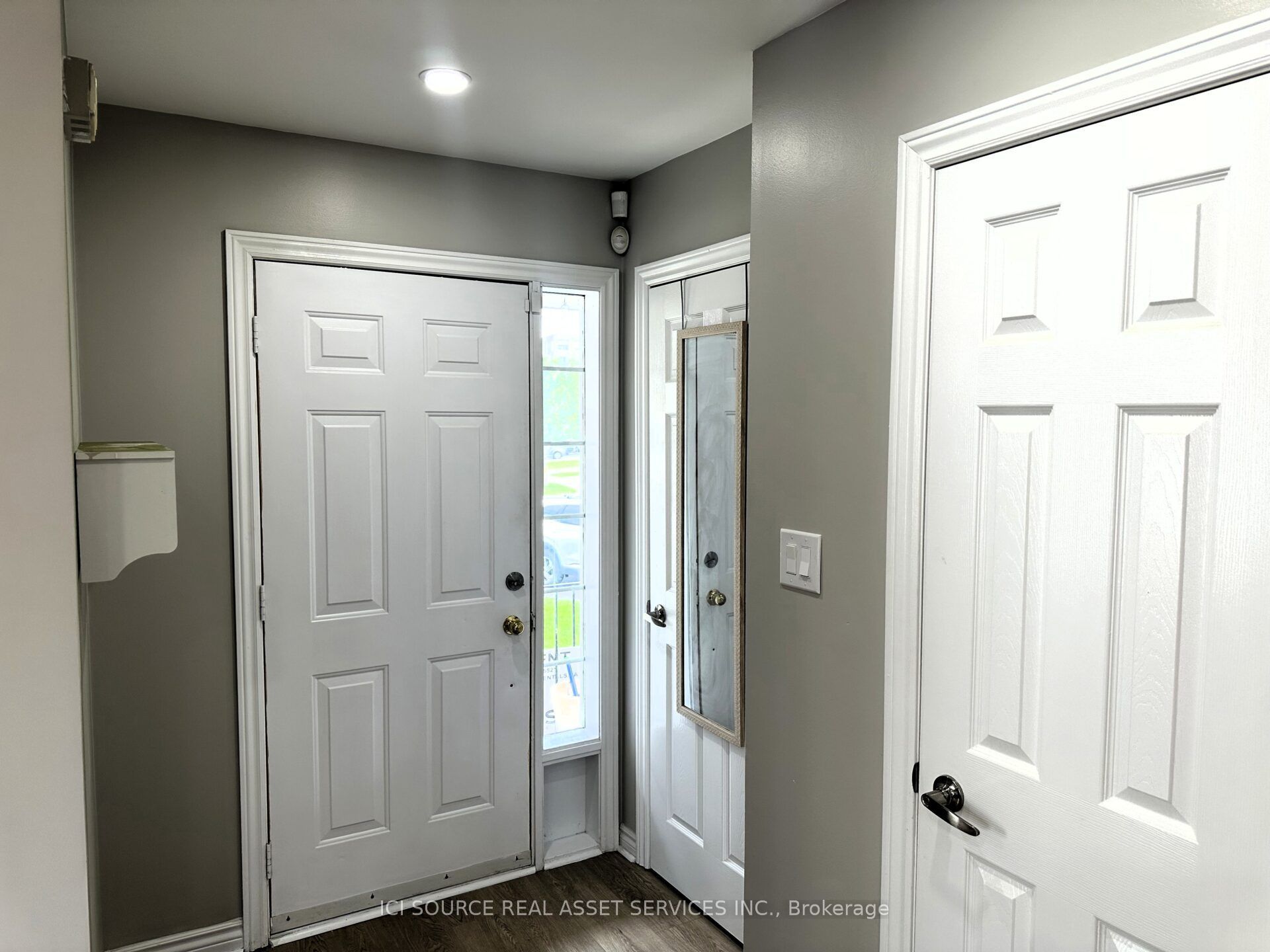 67 Russell Hill Drive Main, Barrie, ON L4N 0C1 photo 2