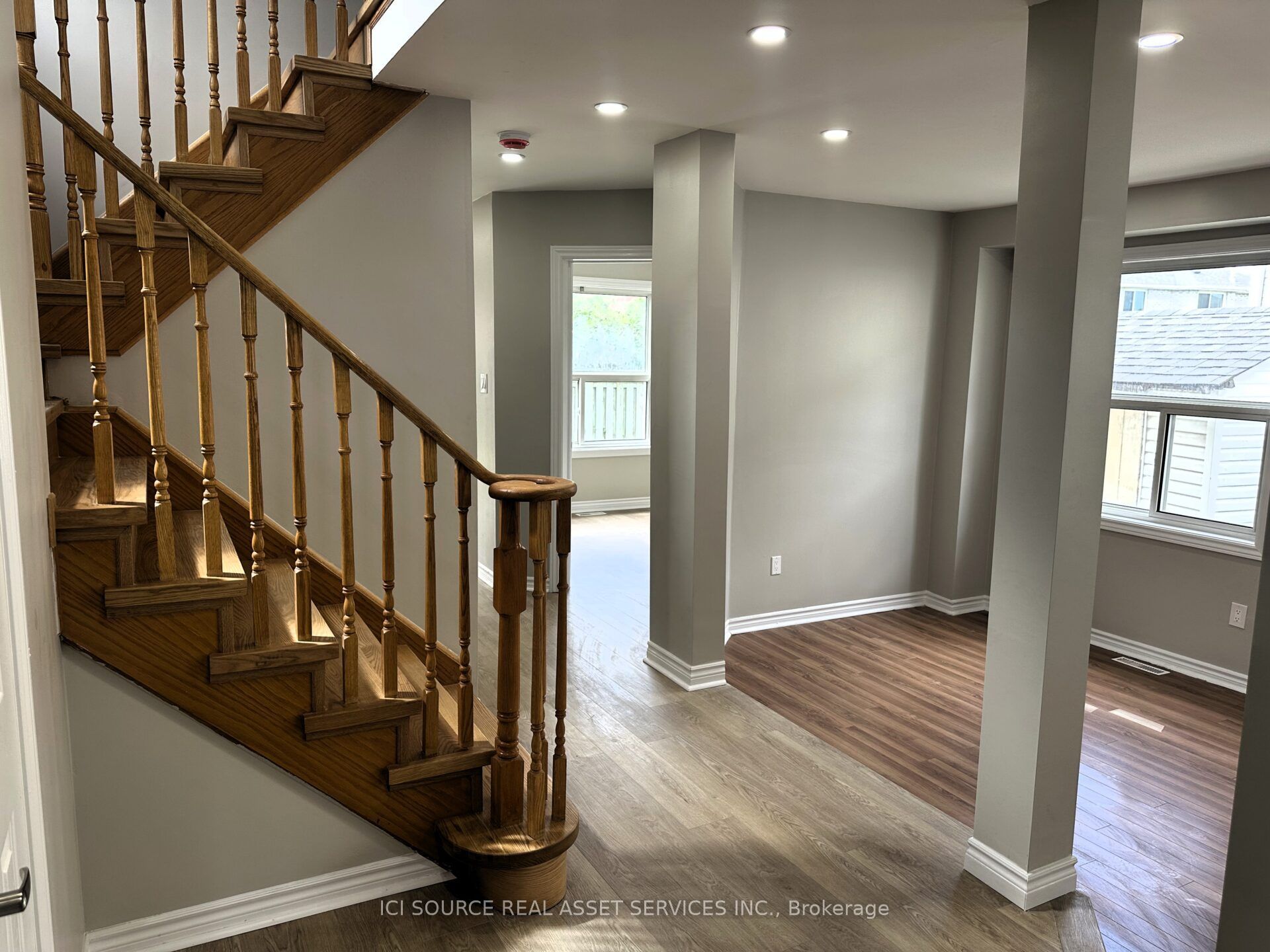 67 Russell Hill Drive Main, Barrie, ON L4N 0C1 photo 3