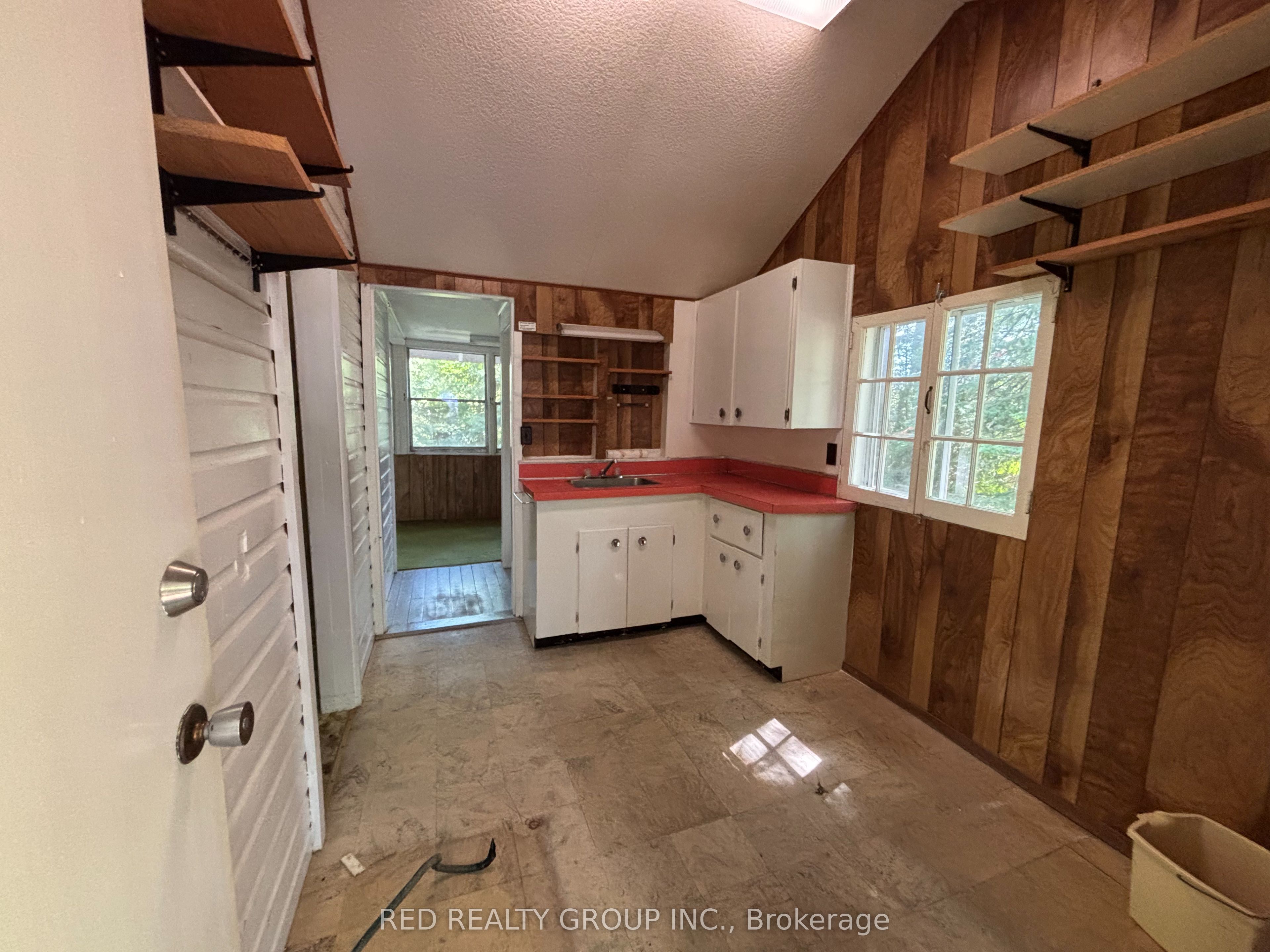 195 Sunnidale Road S, Wasaga Beach, ON L9Z 2T3 photo 5