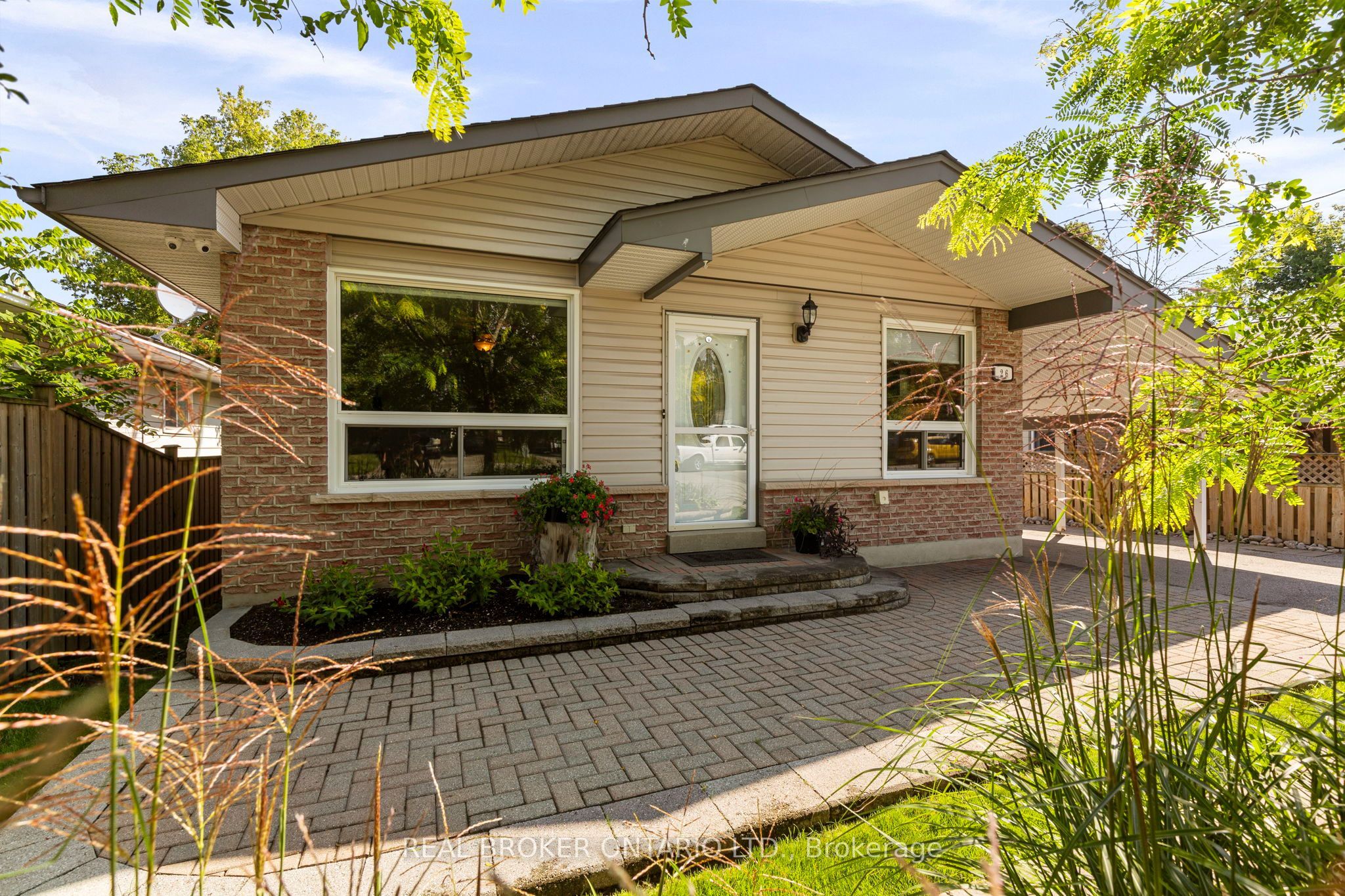 26 Carlton Street, Orillia, ON L3V 6S7 photo 4