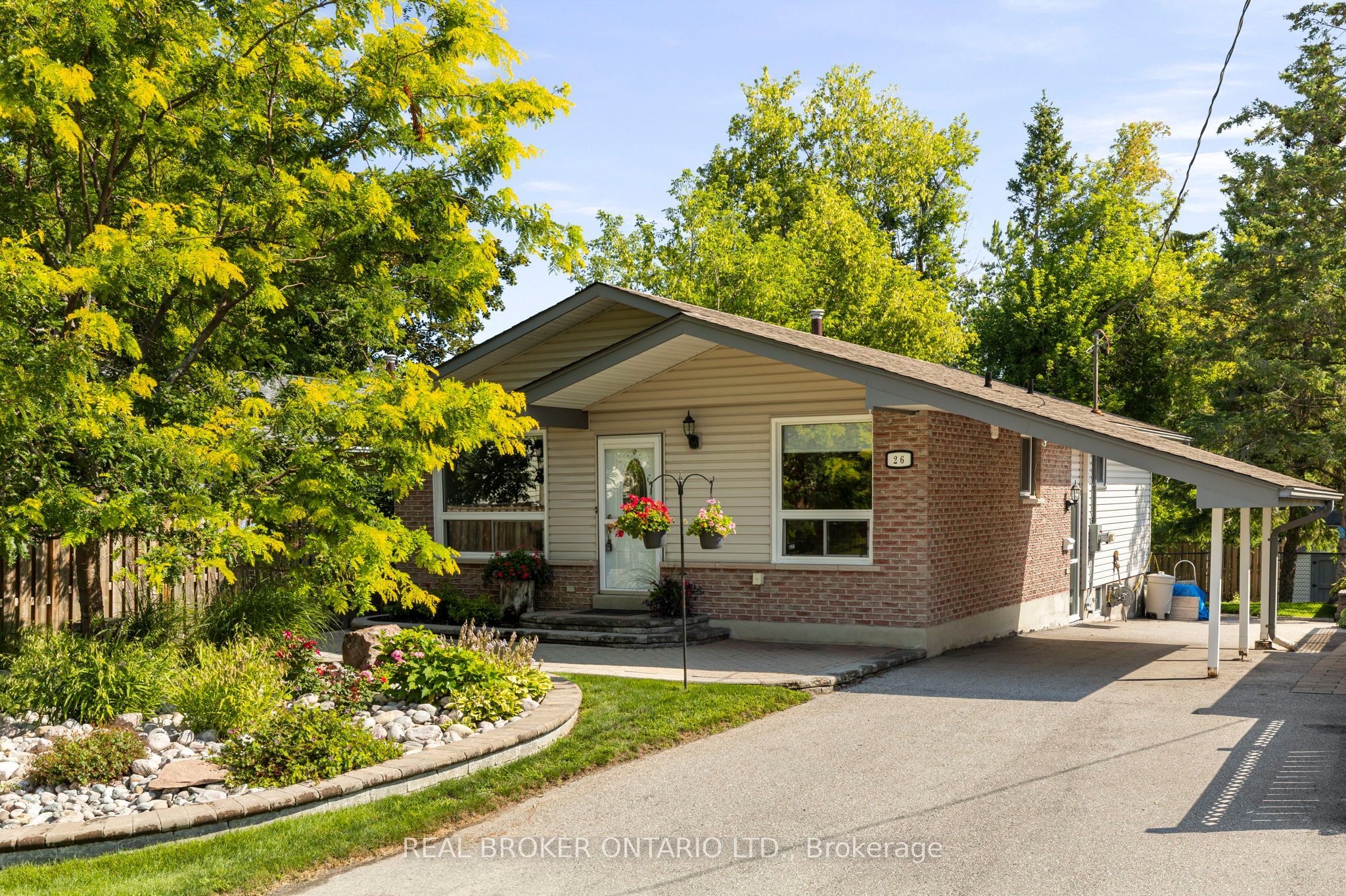 26 Carlton Street, Orillia, ON L3V 6S7 photo 5