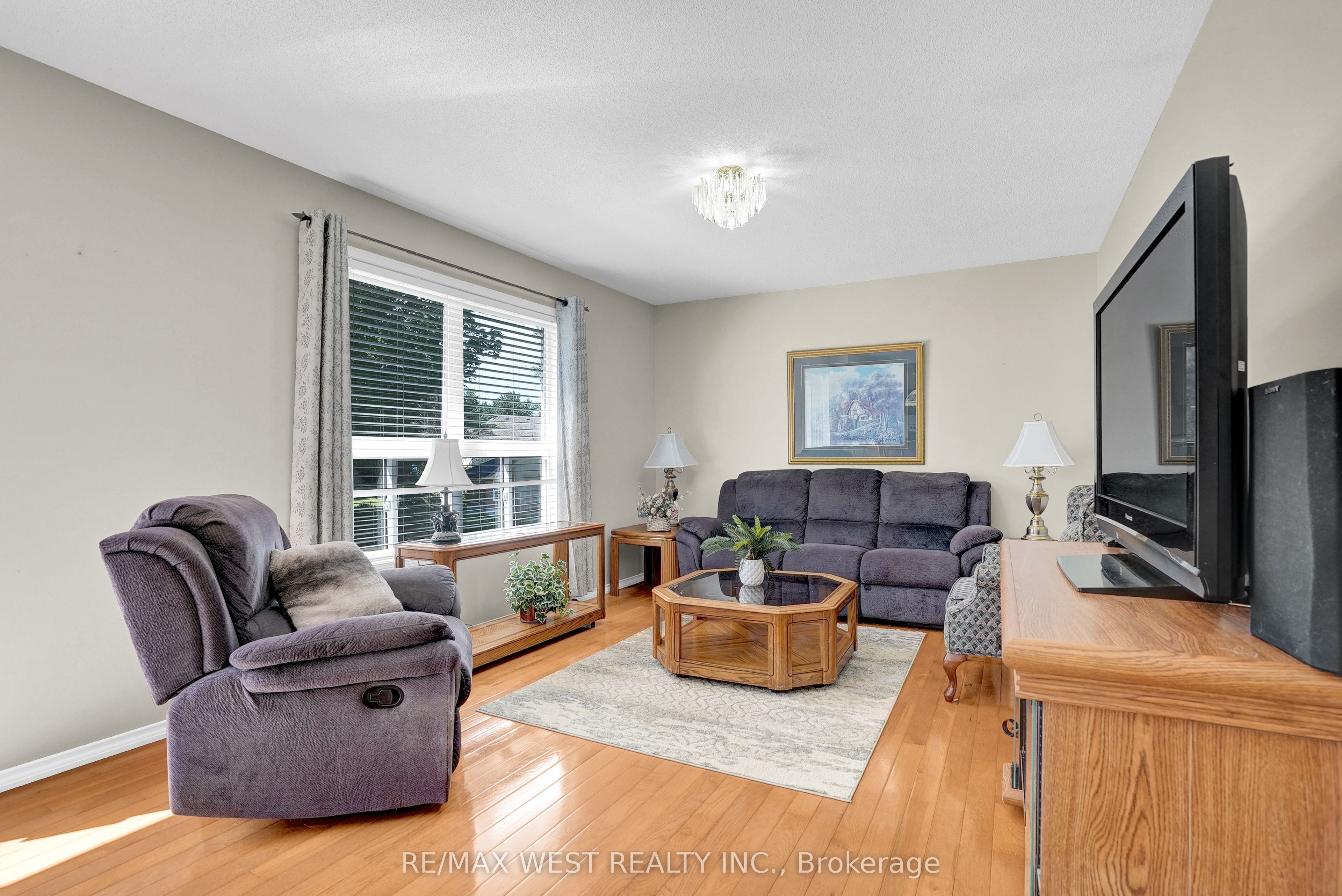 11 Bay Court, Wasaga Beach, ON L9Z 1P7 photo 3