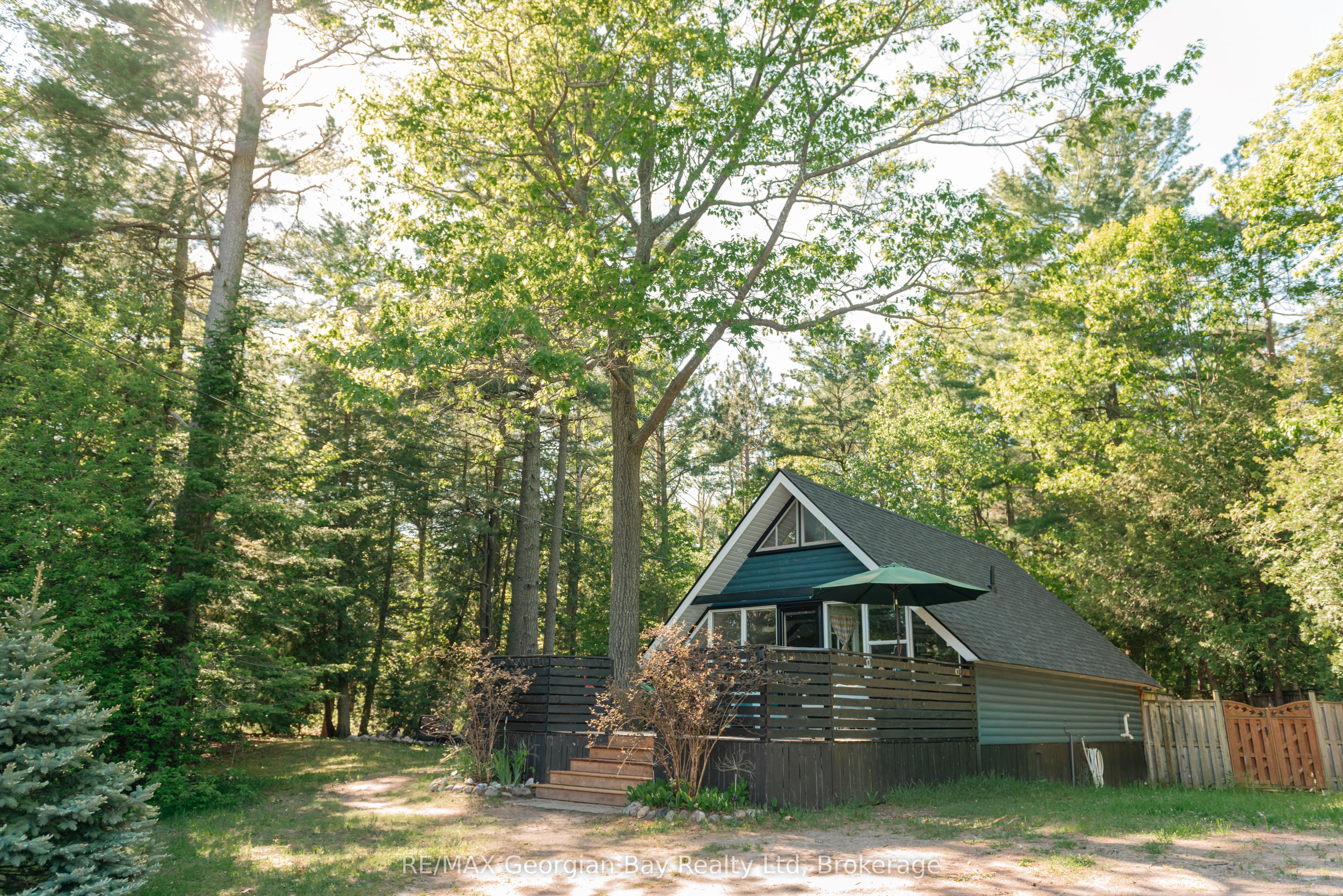8 Sunrise Court, Tiny, ON L9M 0H2 photo 4