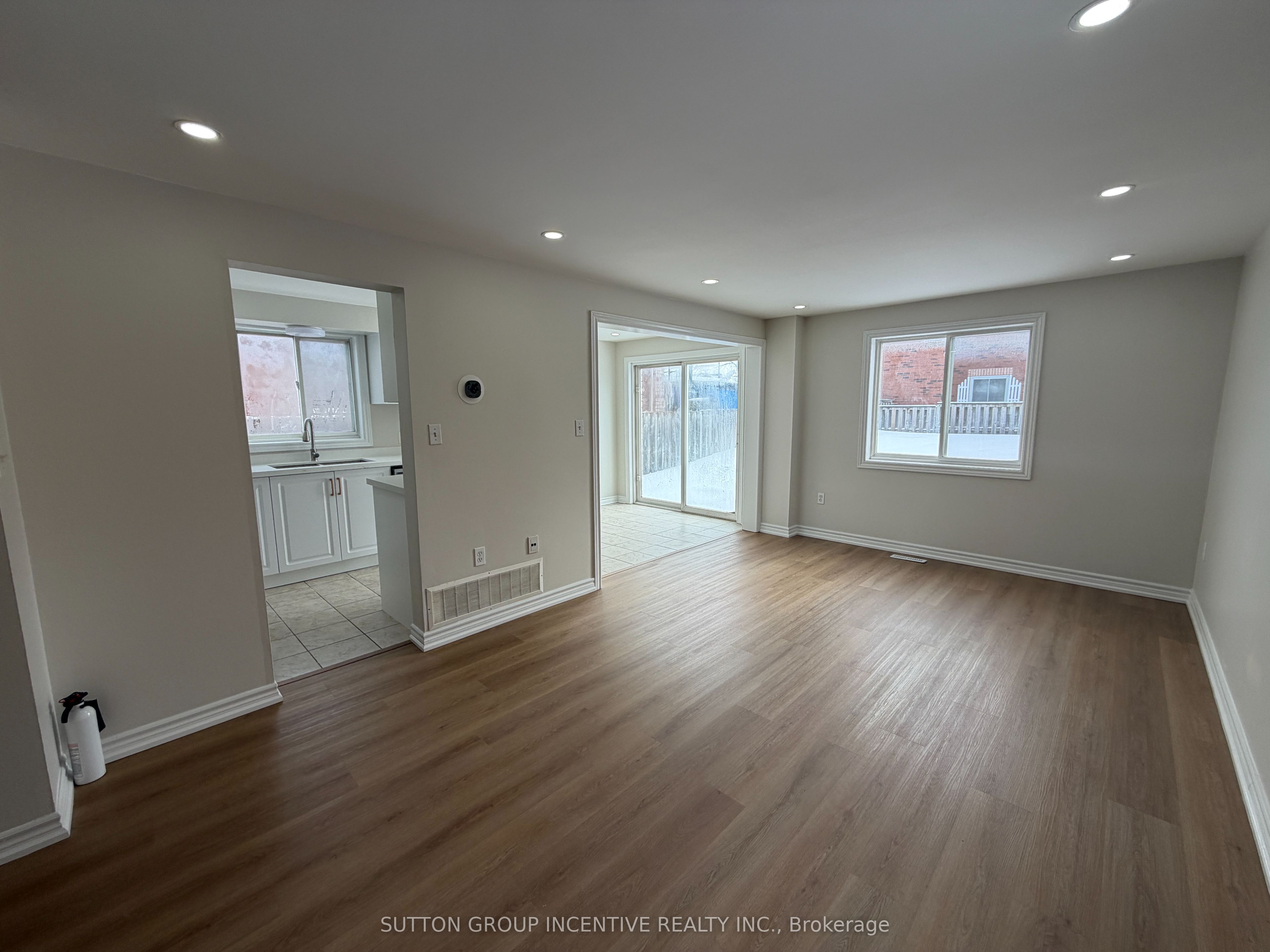 15 Timothy Lane, Barrie, ON L4N 9Z6 photo 5