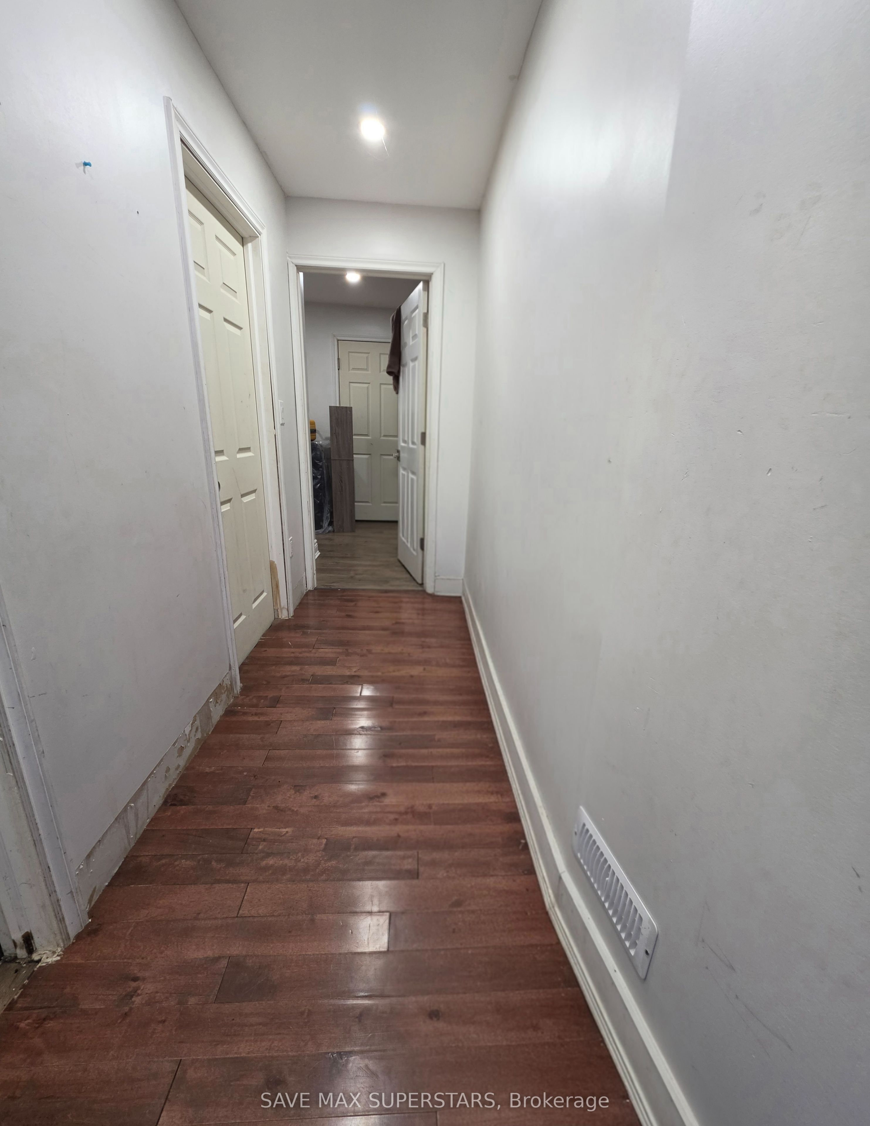 133 The Queensway Way Lower, Barrie, ON L4M 0B4 photo 3