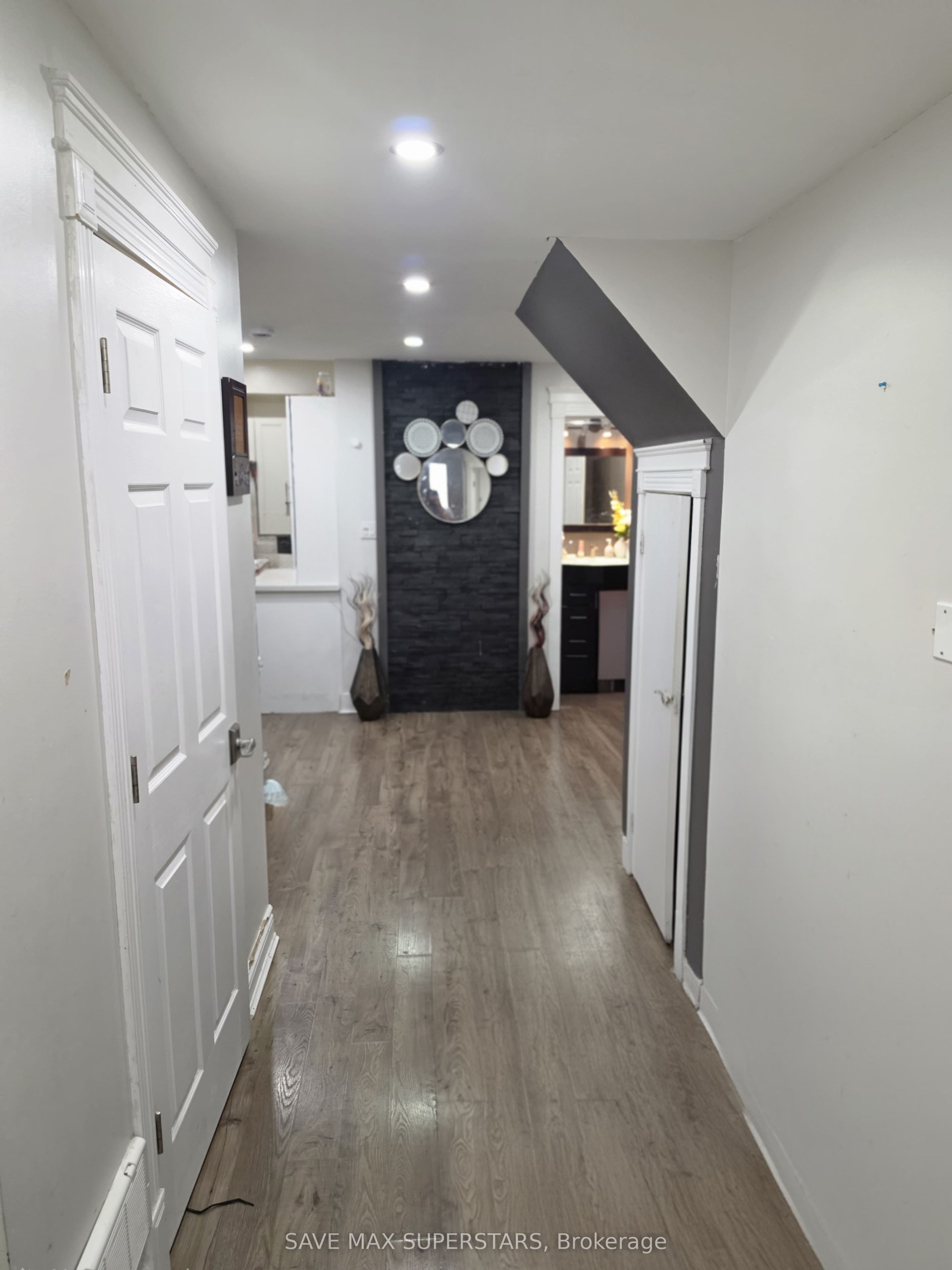 133 The Queensway Way Lower, Barrie, ON L4M 0B4 photo 4
