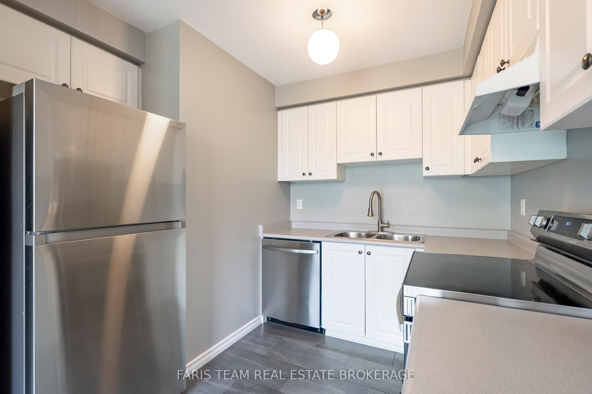 243 Ferndale Drive S 76, Barrie, ON L4N 0T6 photo 4