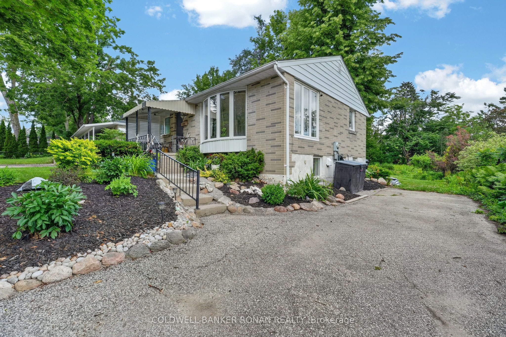 9 Vine Street, Barrie, ON L4N 2B1 photo 3