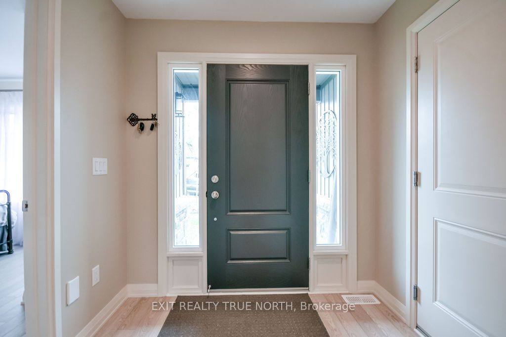 51 Harold Avenue, Severn, ON L0K 1E0 photo 2