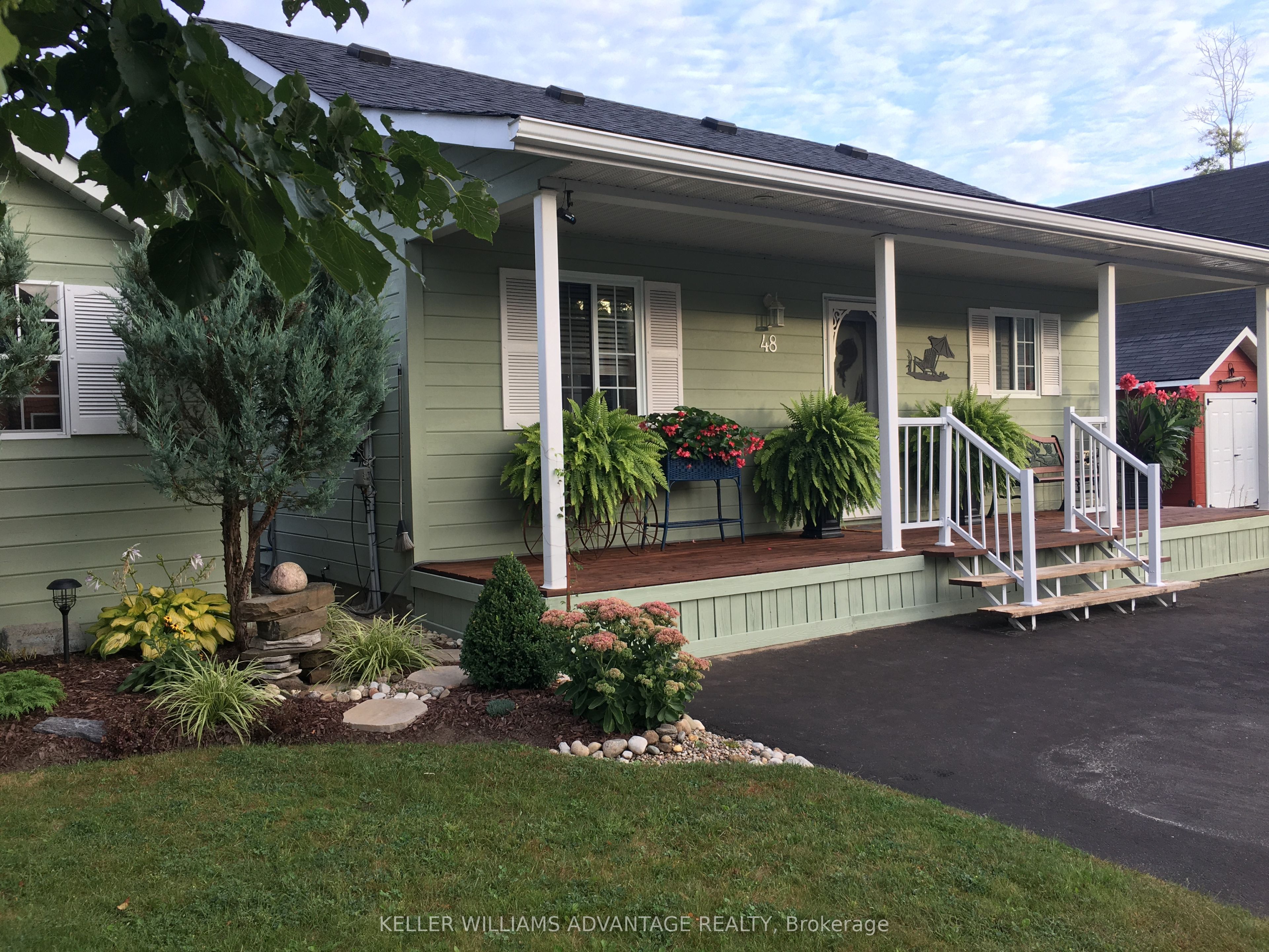 48 Madawaska Trail, Wasaga Beach, ON L9Z 1X7 photo 2