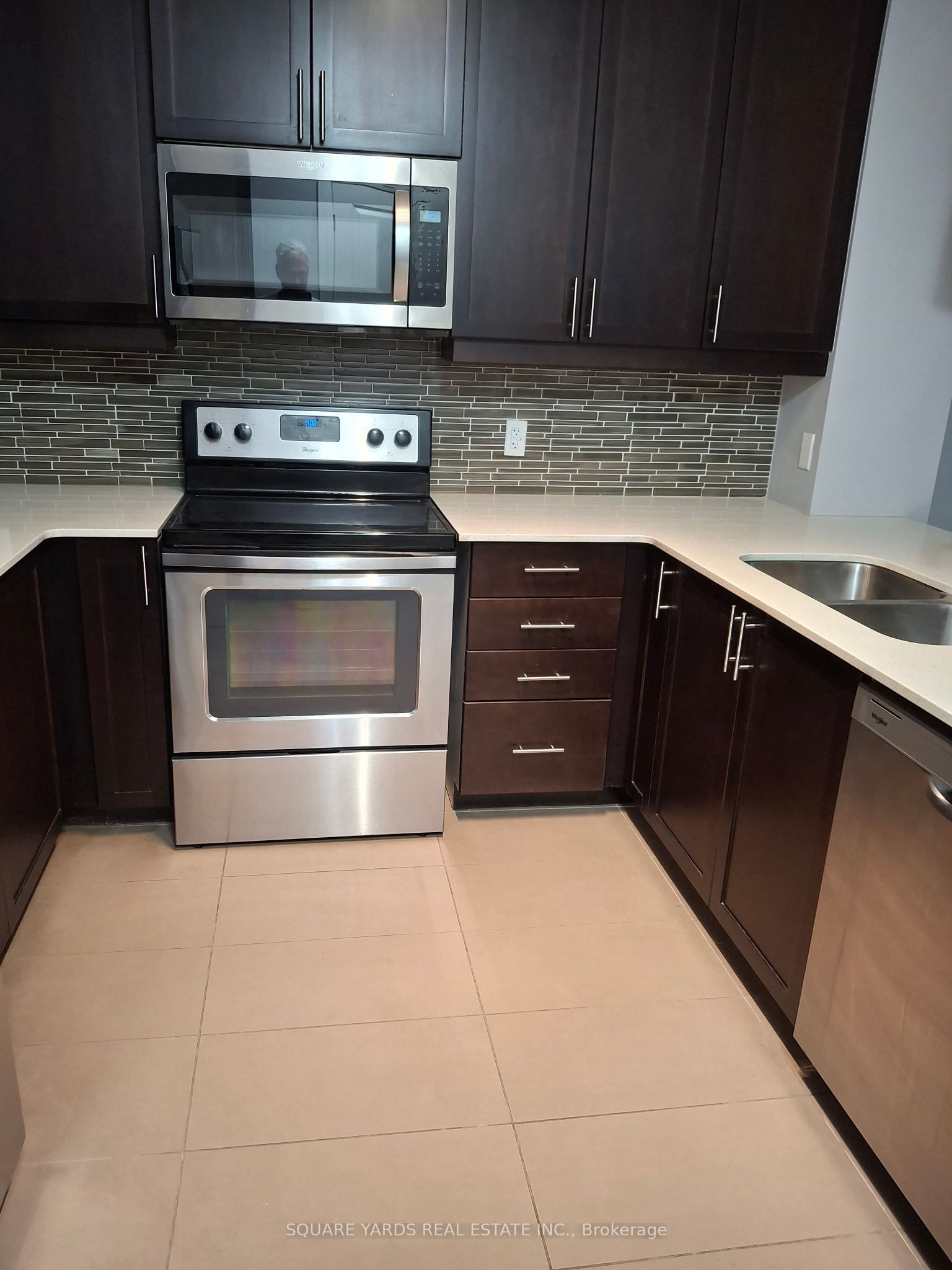 15 Maple Avenue S 1217, Barrie, ON L4N 1R7 photo 3