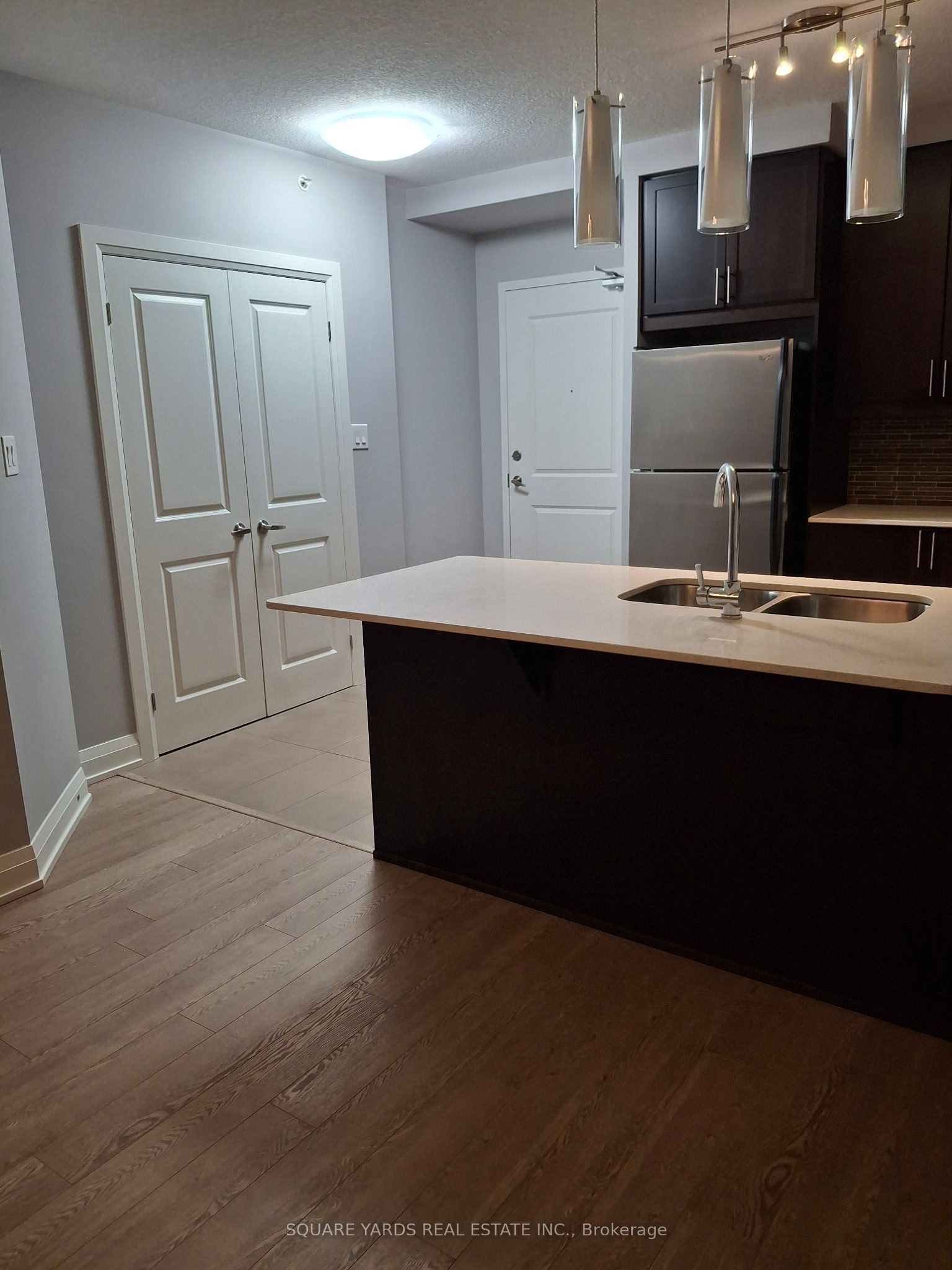 15 Maple Avenue S 1217, Barrie, ON L4N 1R7 photo 5