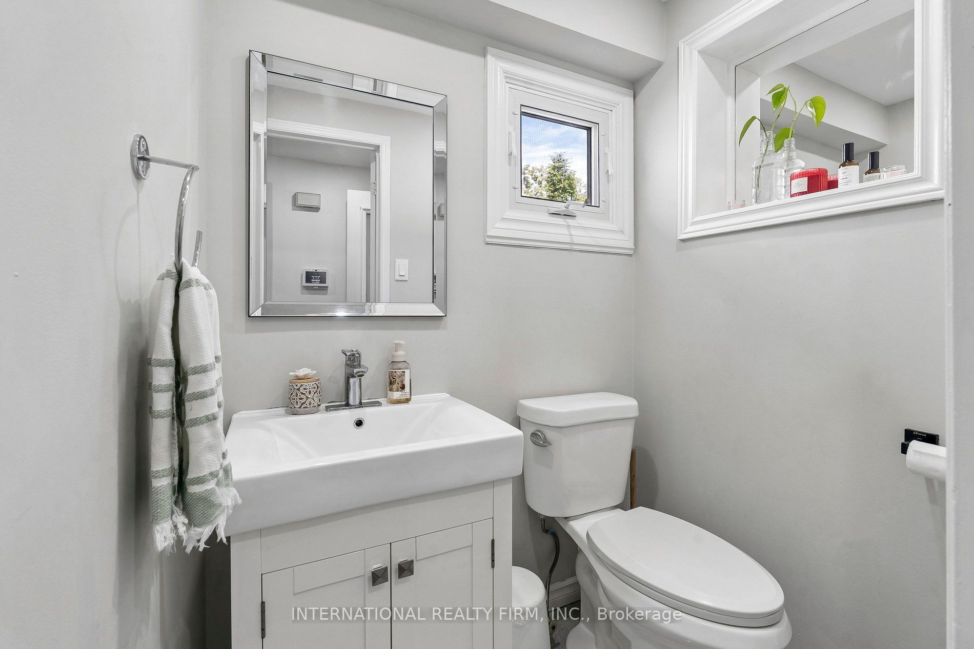 206 Hickling Trail, Barrie, ON L4M 5W4 photo 4