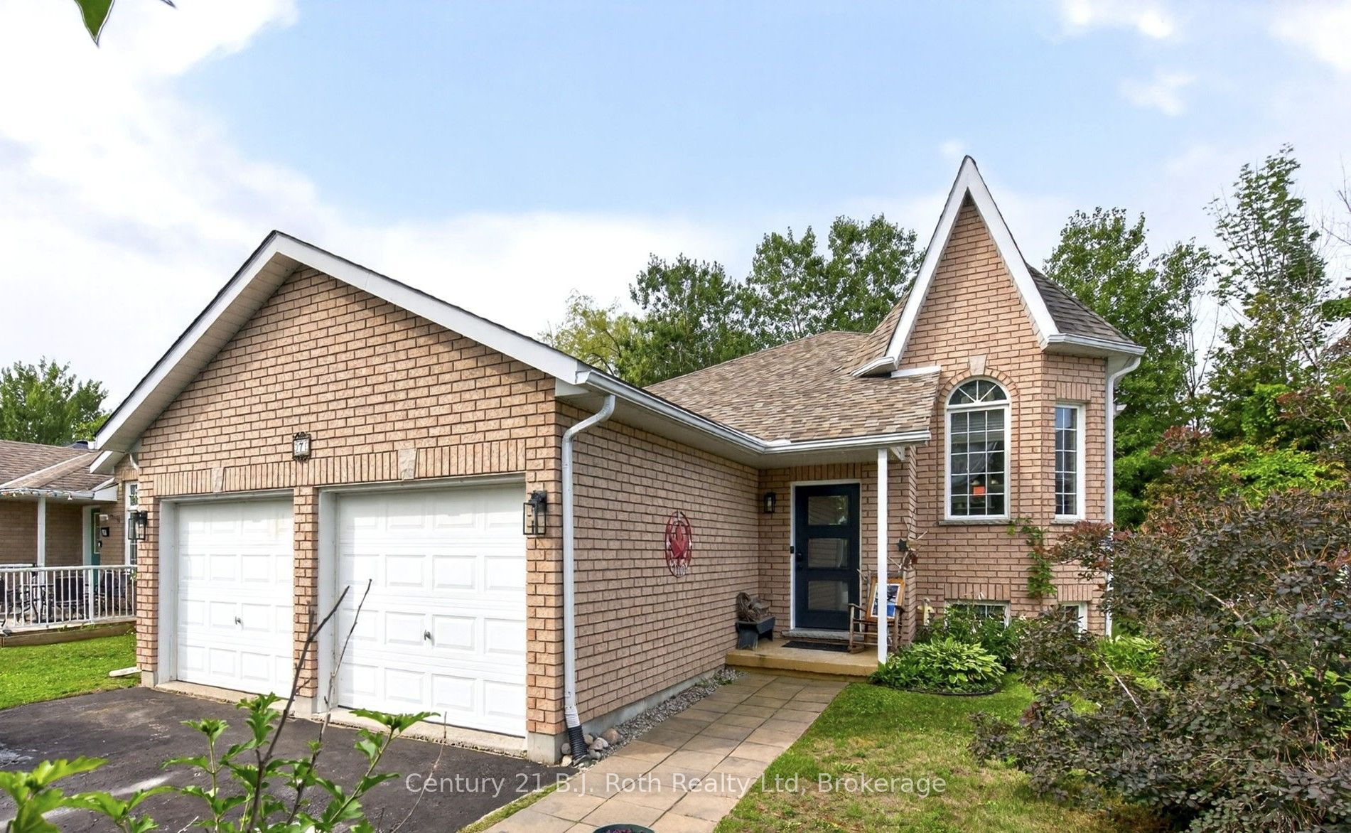 7 Georgias Walk, Tay, ON L0K 2A0