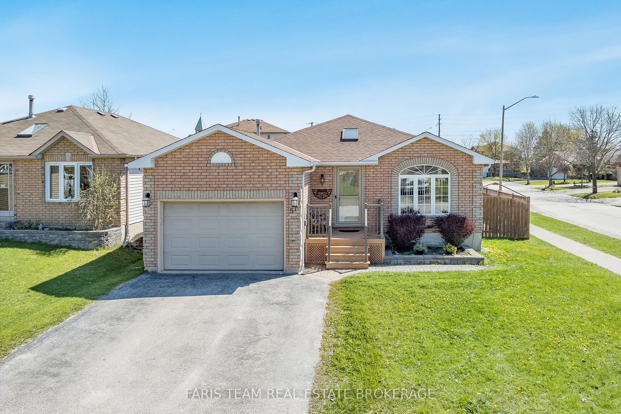57 Wessenger Drive, Barrie, ON L4N 8P8