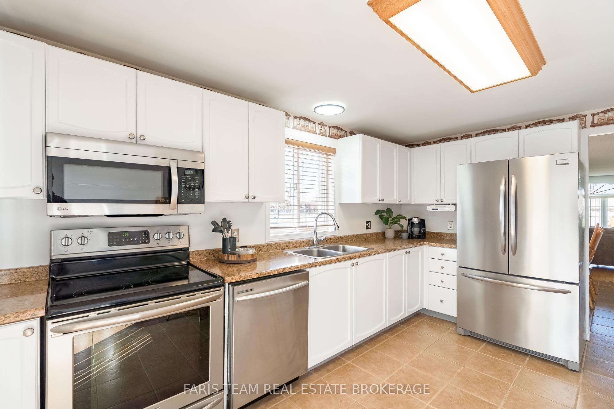 57 Wessenger Drive, Barrie, ON L4N 8P8 photo 5