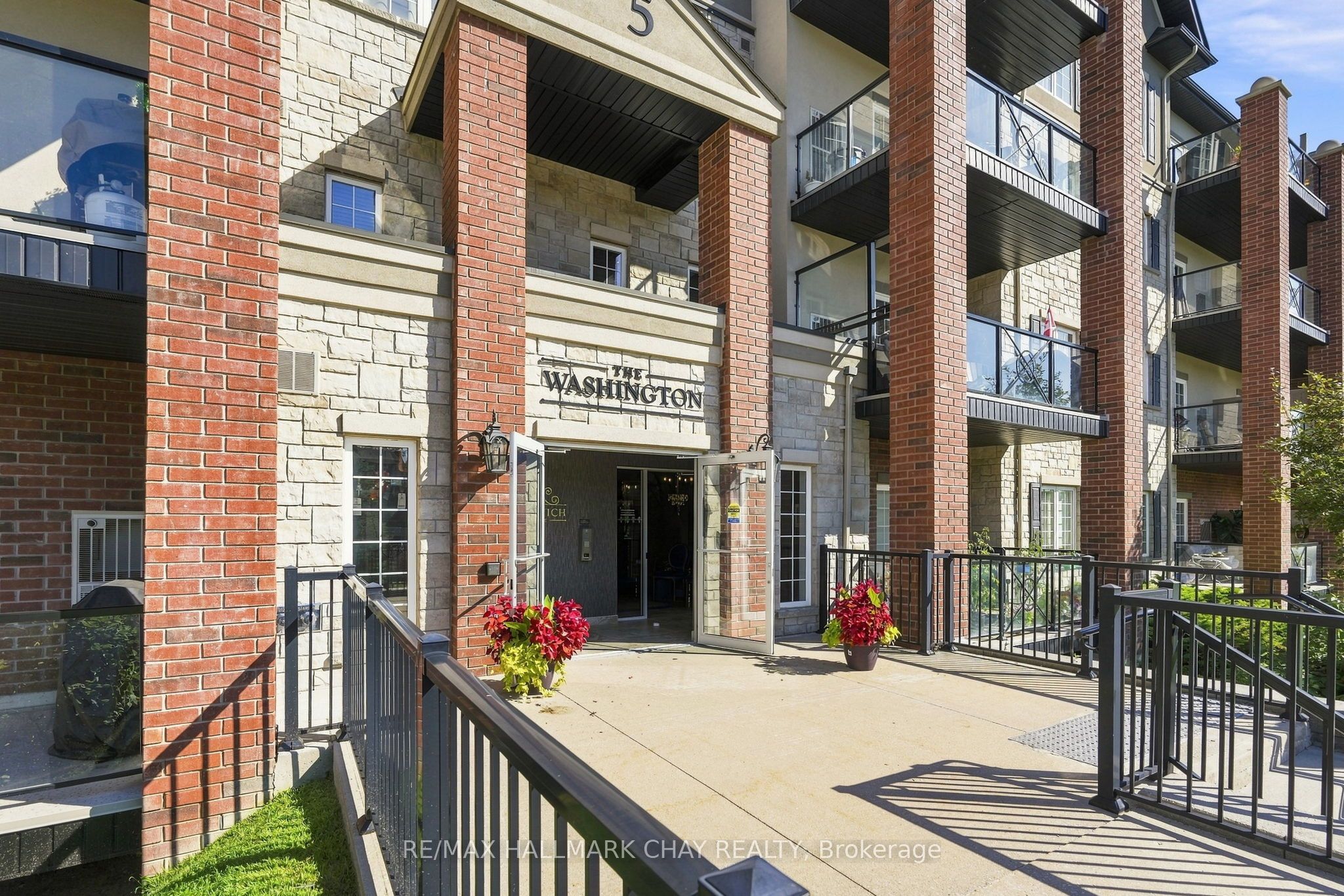 5 Greenwich Street 207, Barrie, ON L4N 7Y8 photo 3