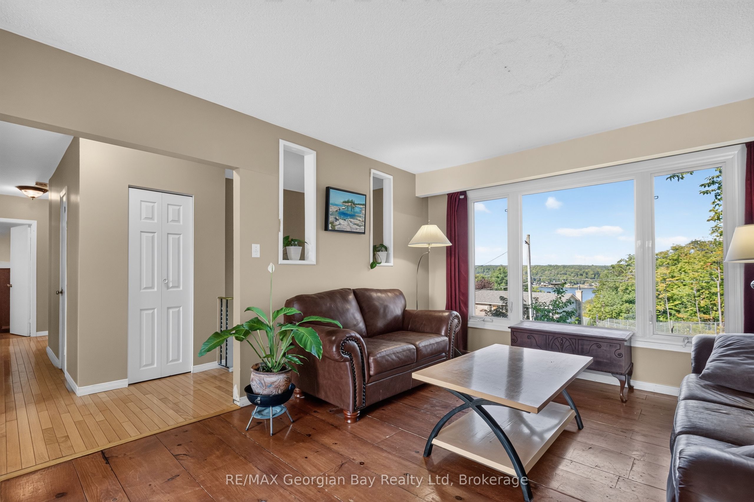 329 Church Street, Penetanguishene, ON L9M 1G5 photo 3