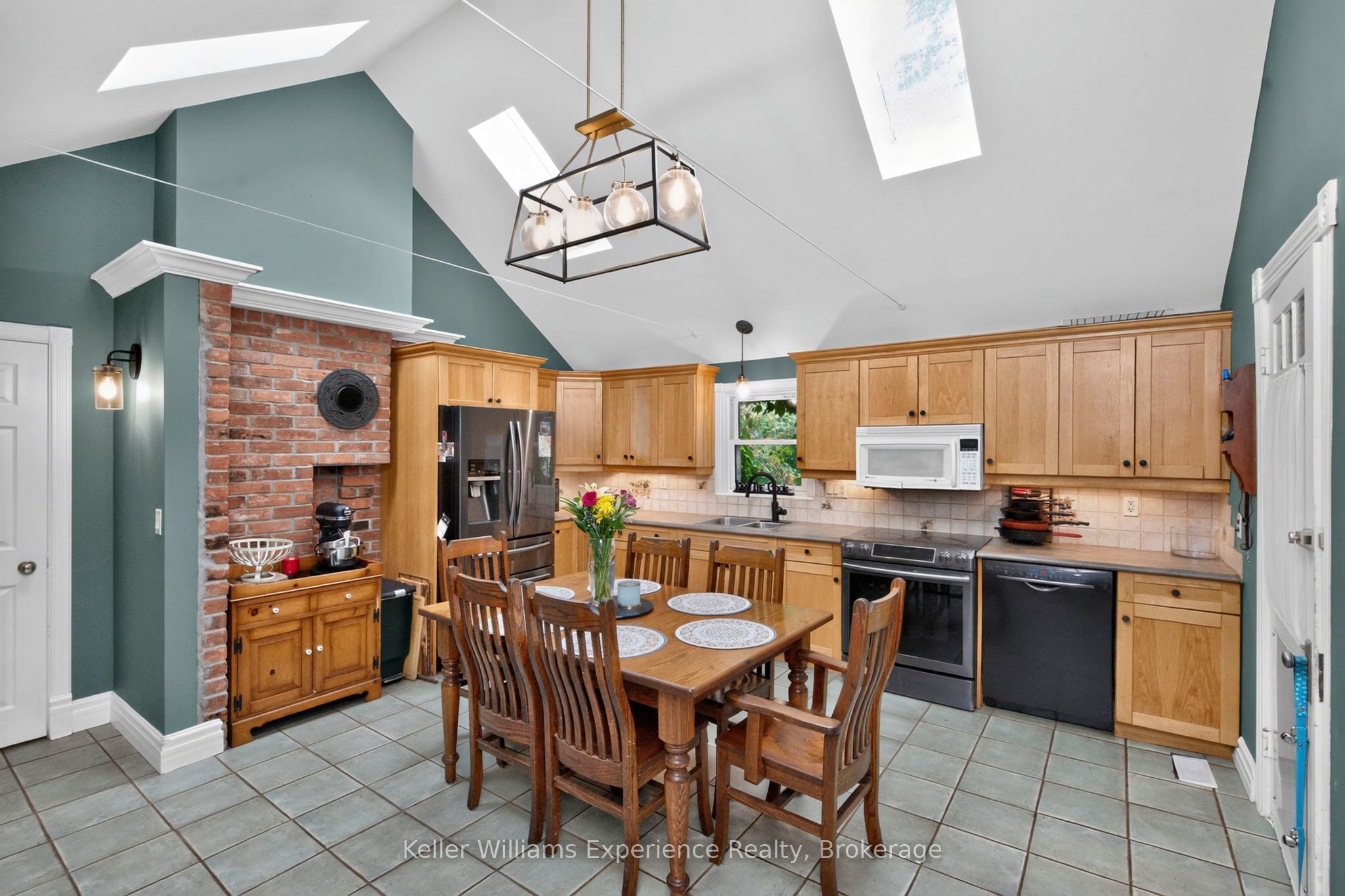 3744 Flos 4 Road W, Springwater, ON L0M 1S0 photo 5