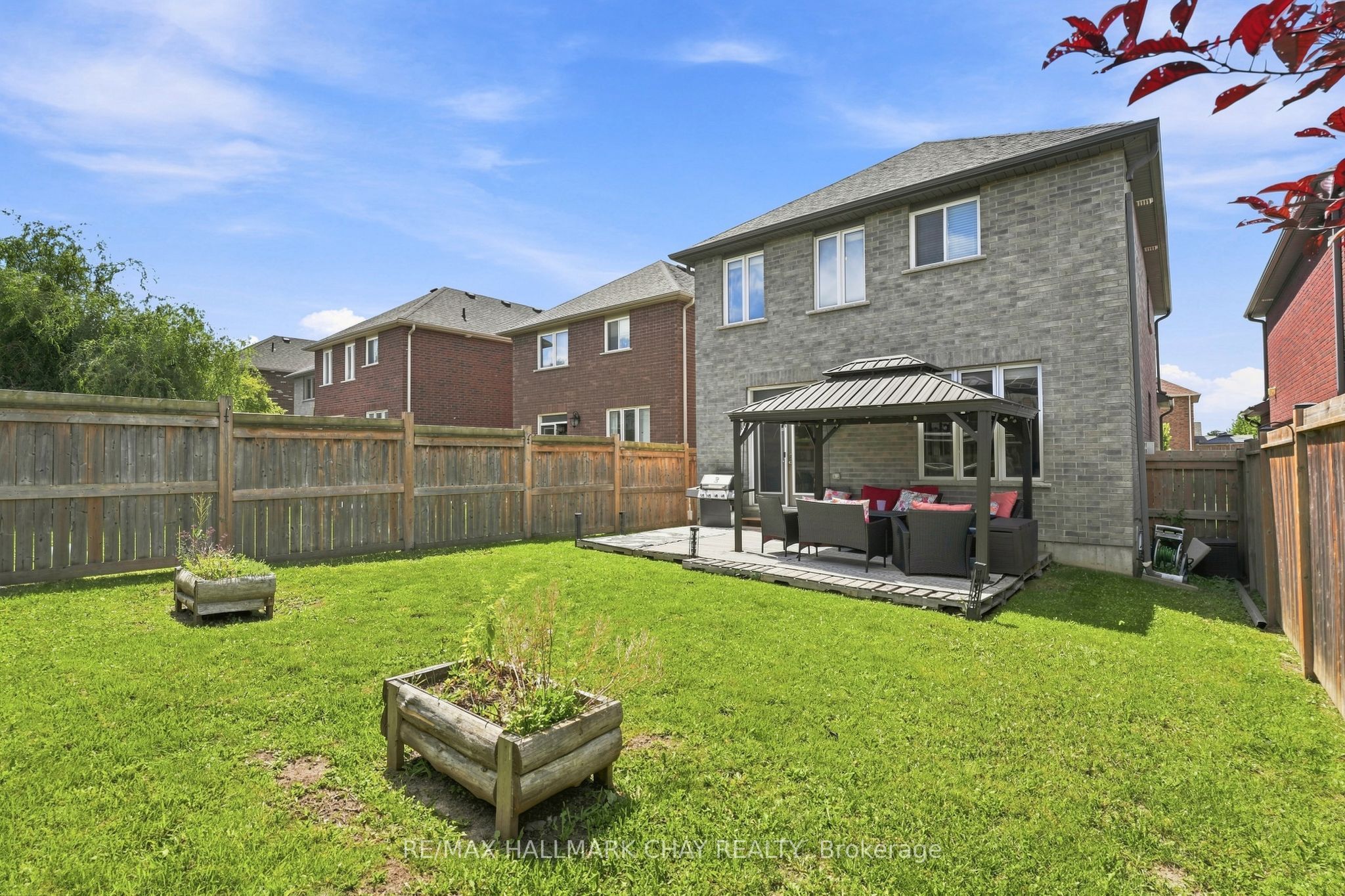 23 Nathan Crescent, Barrie, ON L4N 0S5 photo 2