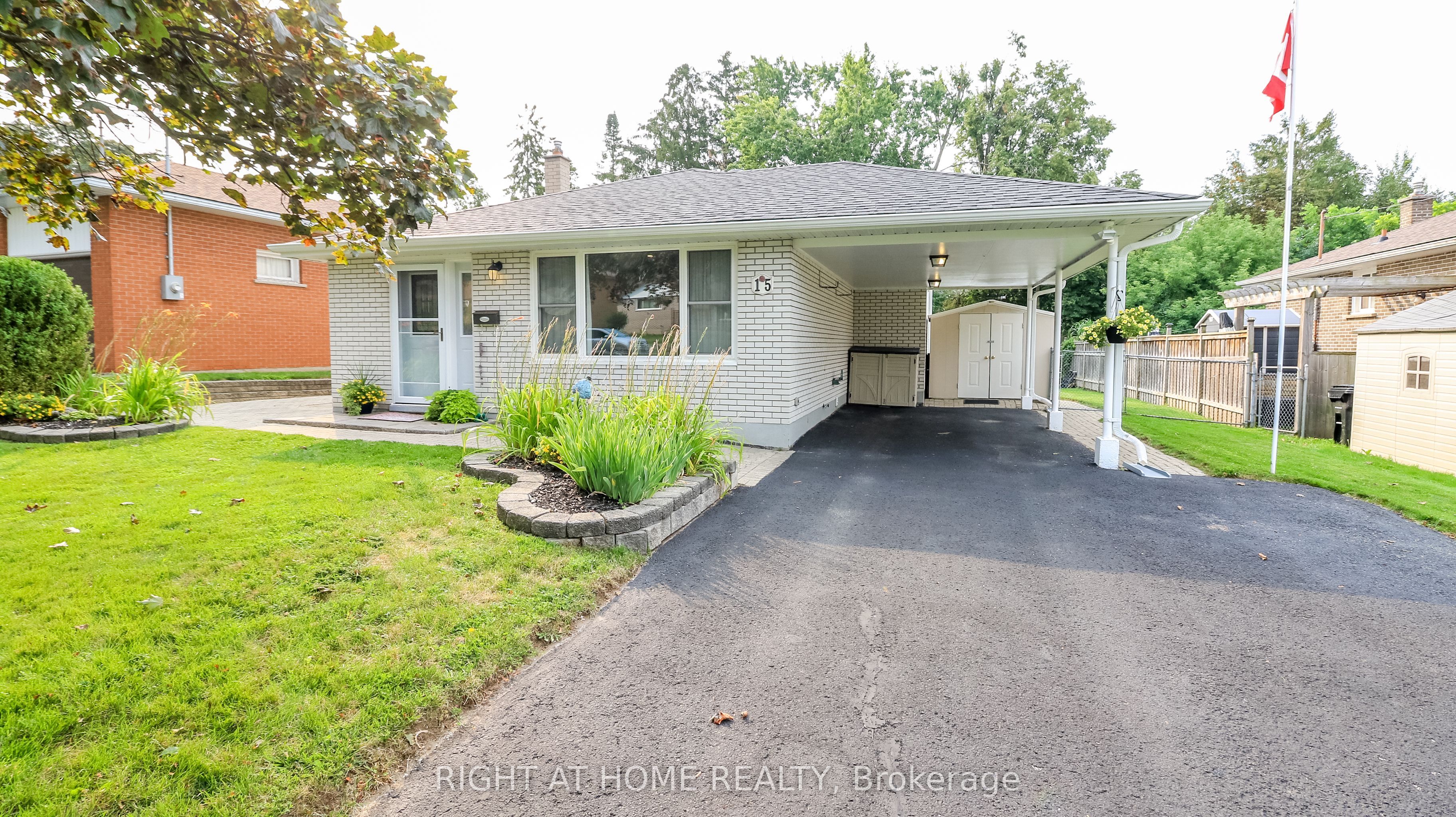 15 Highview Road, Barrie, ON L4M 2M1