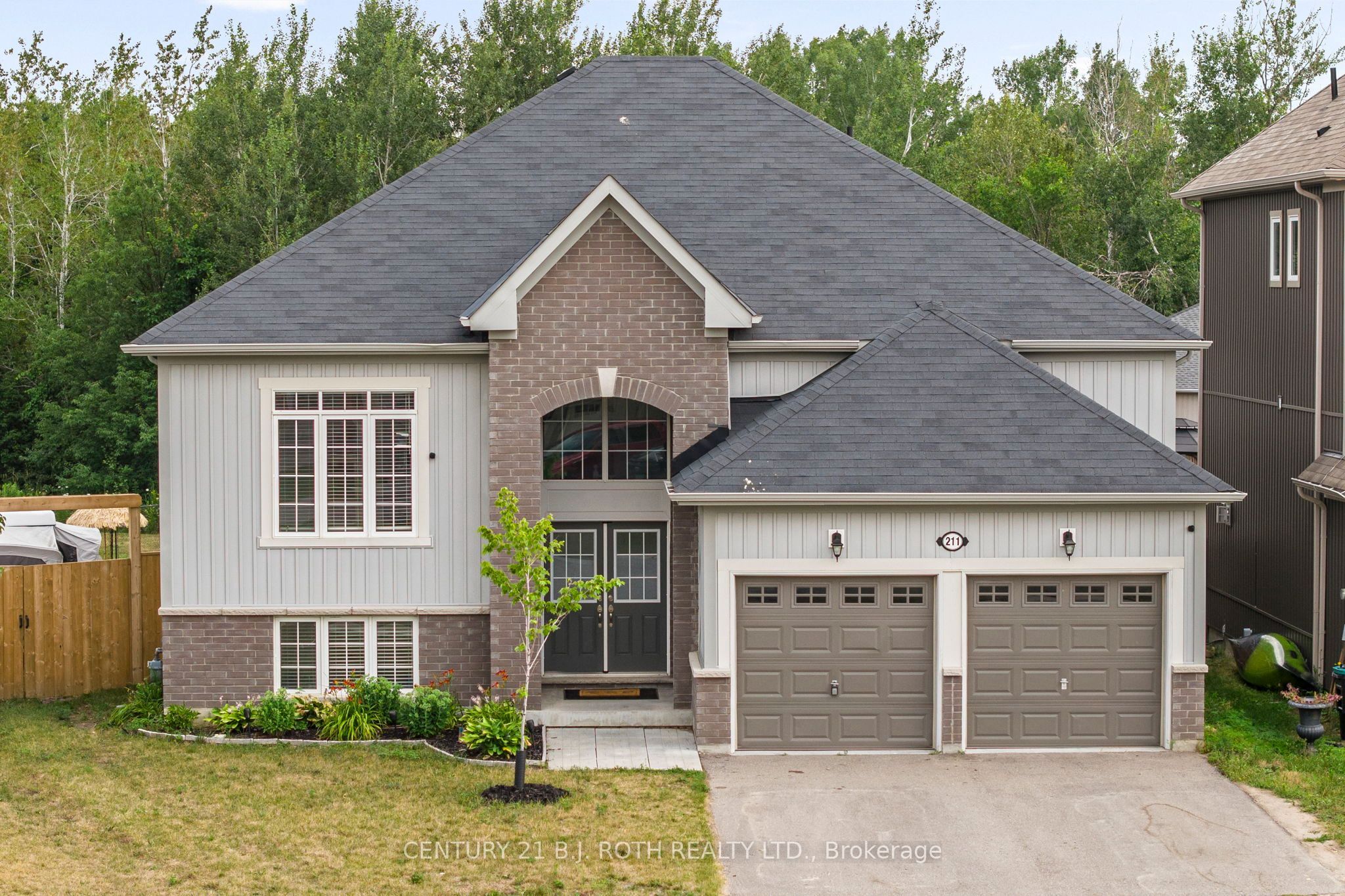 211 Roy Drive, Clearview, ON L0M 1S0 photo 2