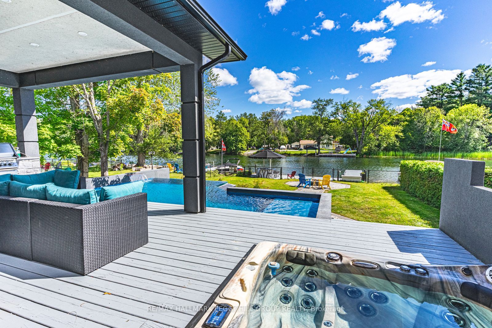 1657 Peninsula Point Road, Severn, ON P0E 1N0