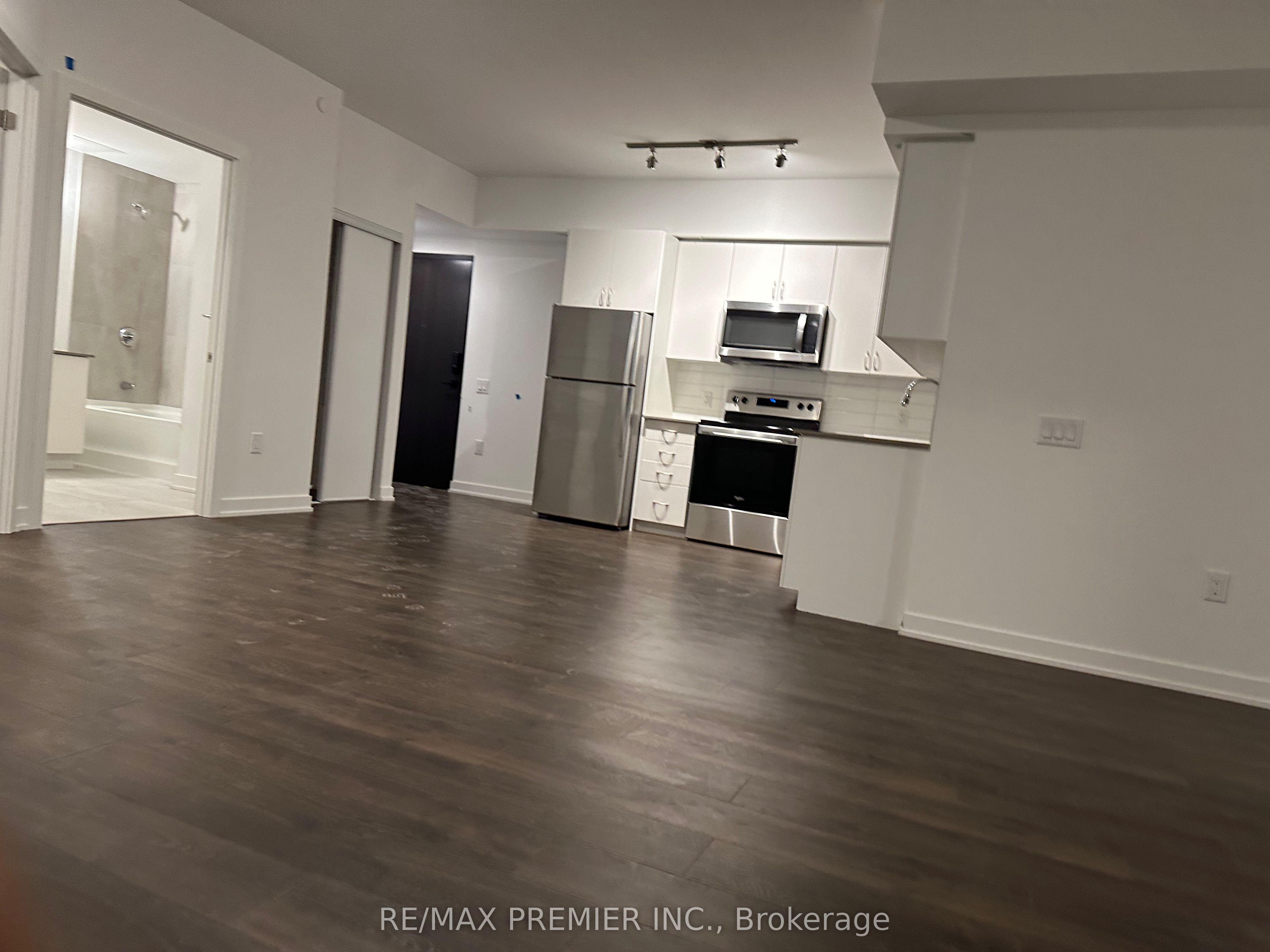56 Lakeside Terrace 207, Barrie, ON L4M 7B9 photo 5