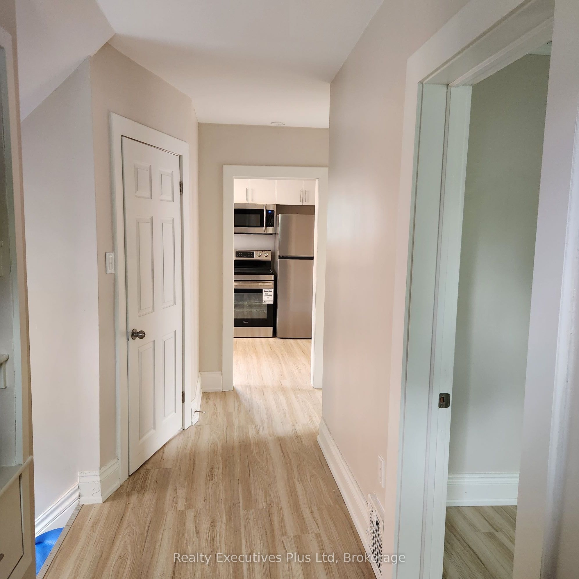 439 Manly Street Apt 2, Midland, ON L4R 3E6 photo 4