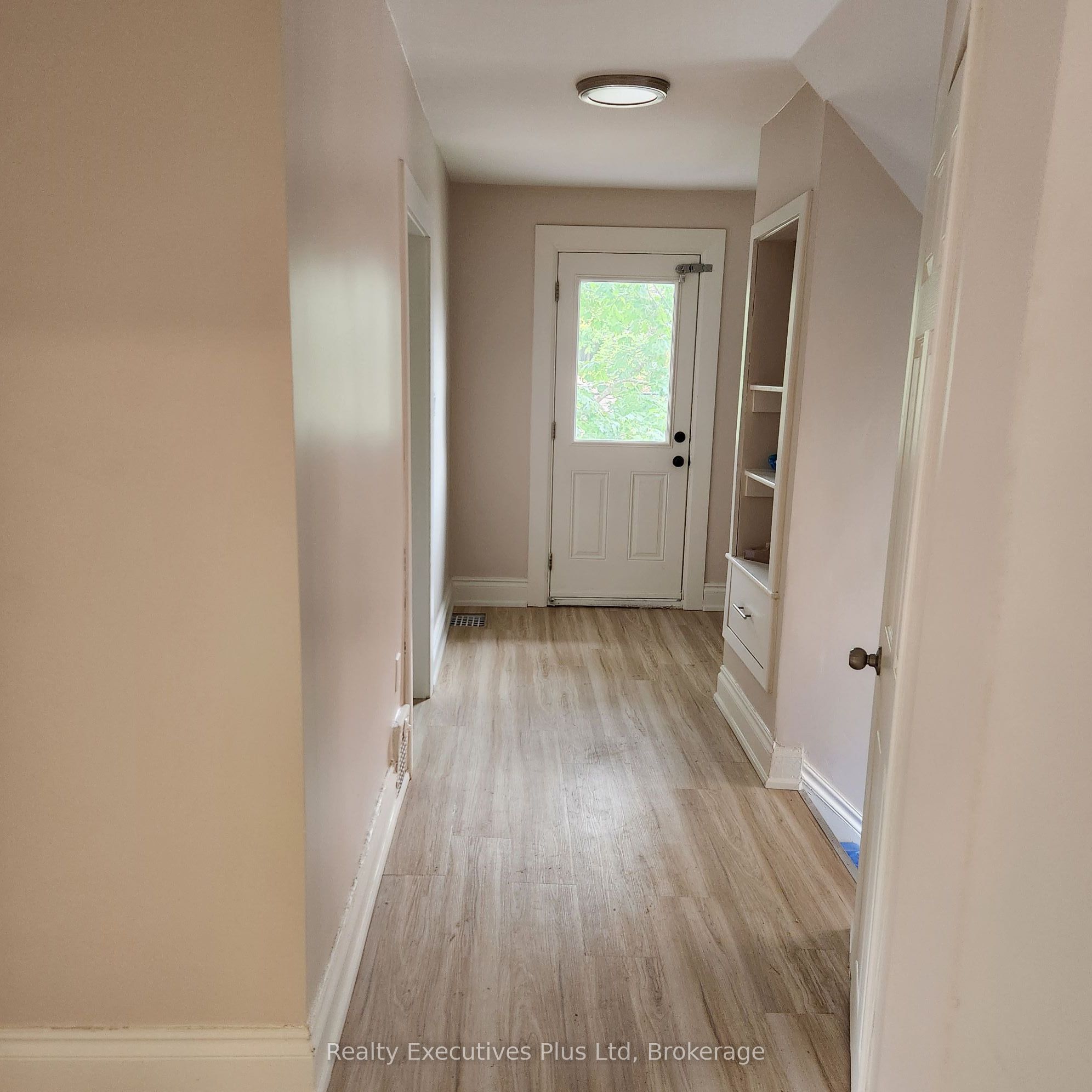 439 Manly Street Apt 2, Midland, ON L4R 3E6 photo 5