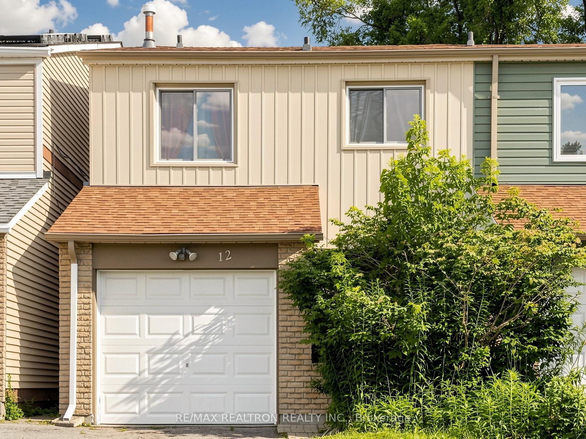 12 Robin Court, Barrie, ON L4M 5M1 photo 2