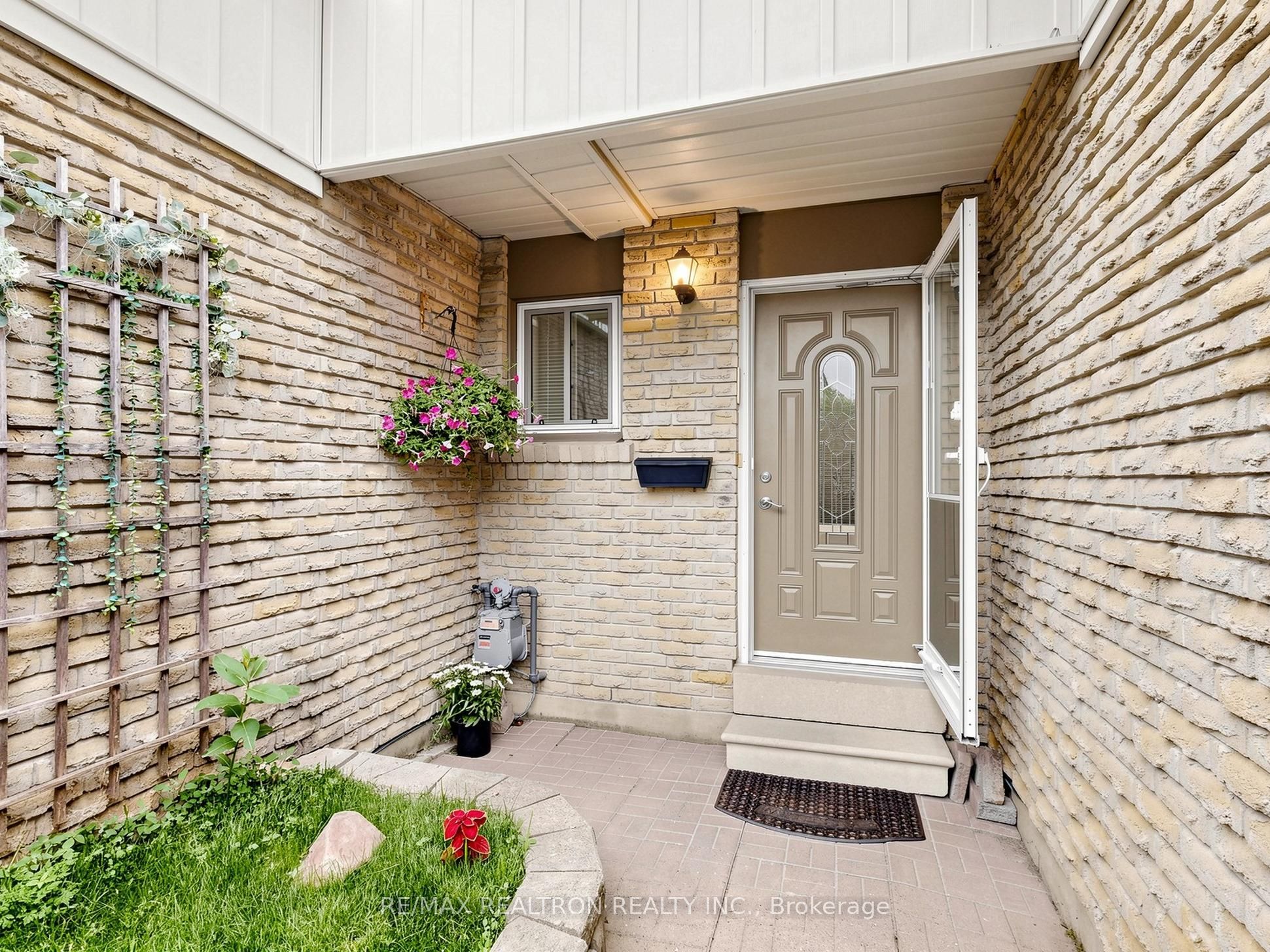 12 Robin Court, Barrie, ON L4M 5M1 photo 4