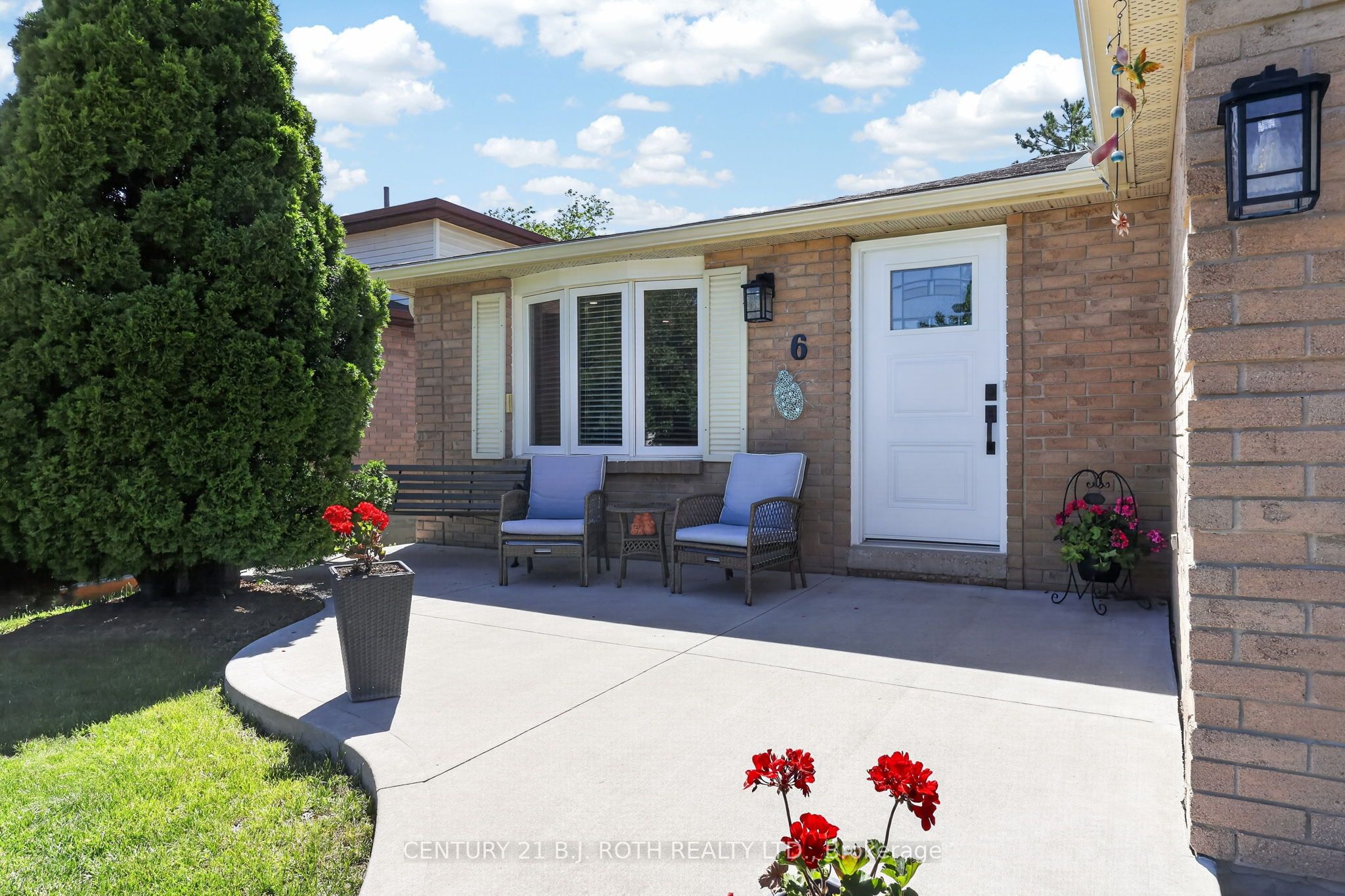 6 Ford Street, Barrie, ON L4N 5X2 photo 3