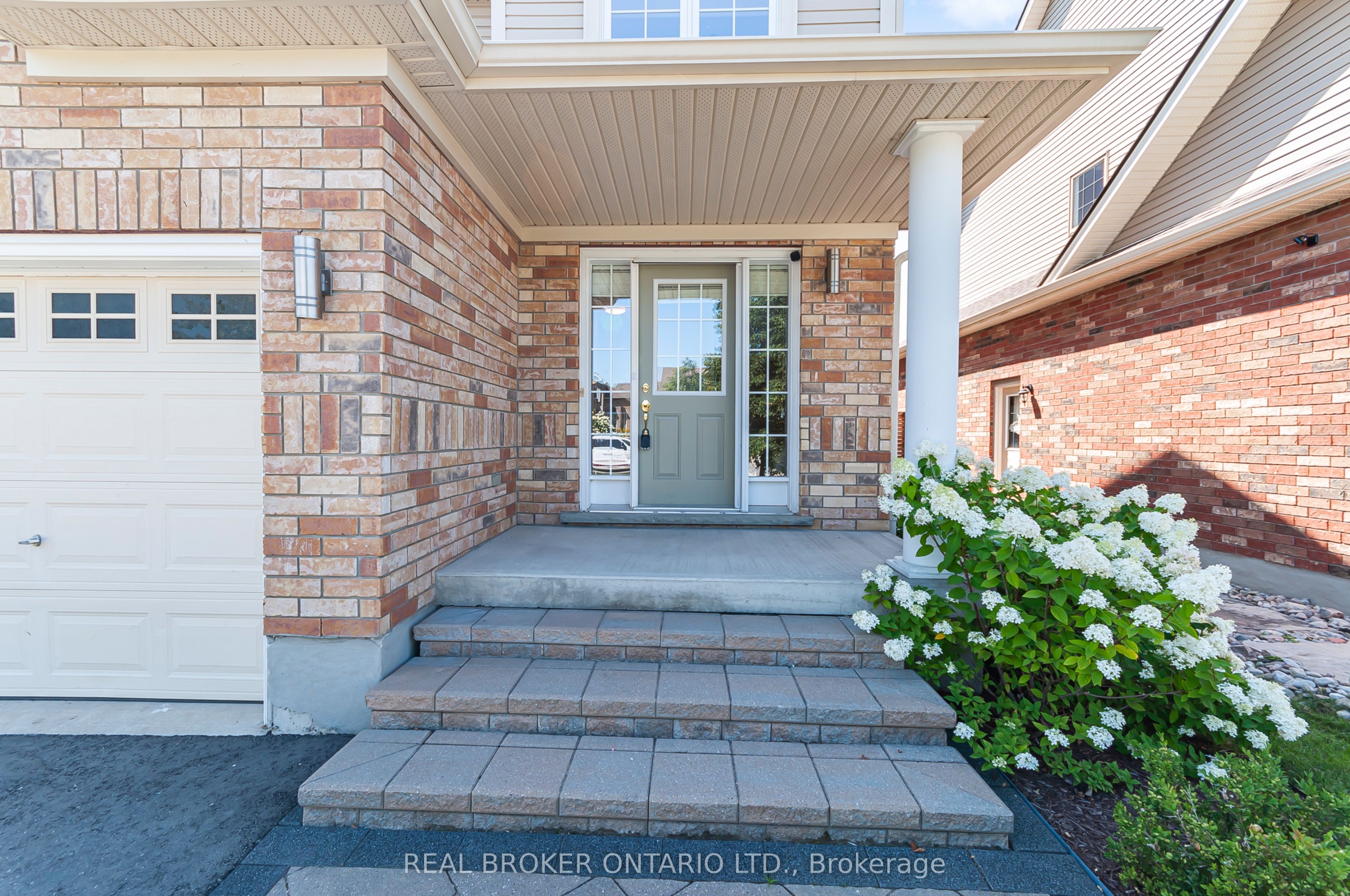 320 Holden Street, Collingwood, ON L9Y 0E1 photo 2