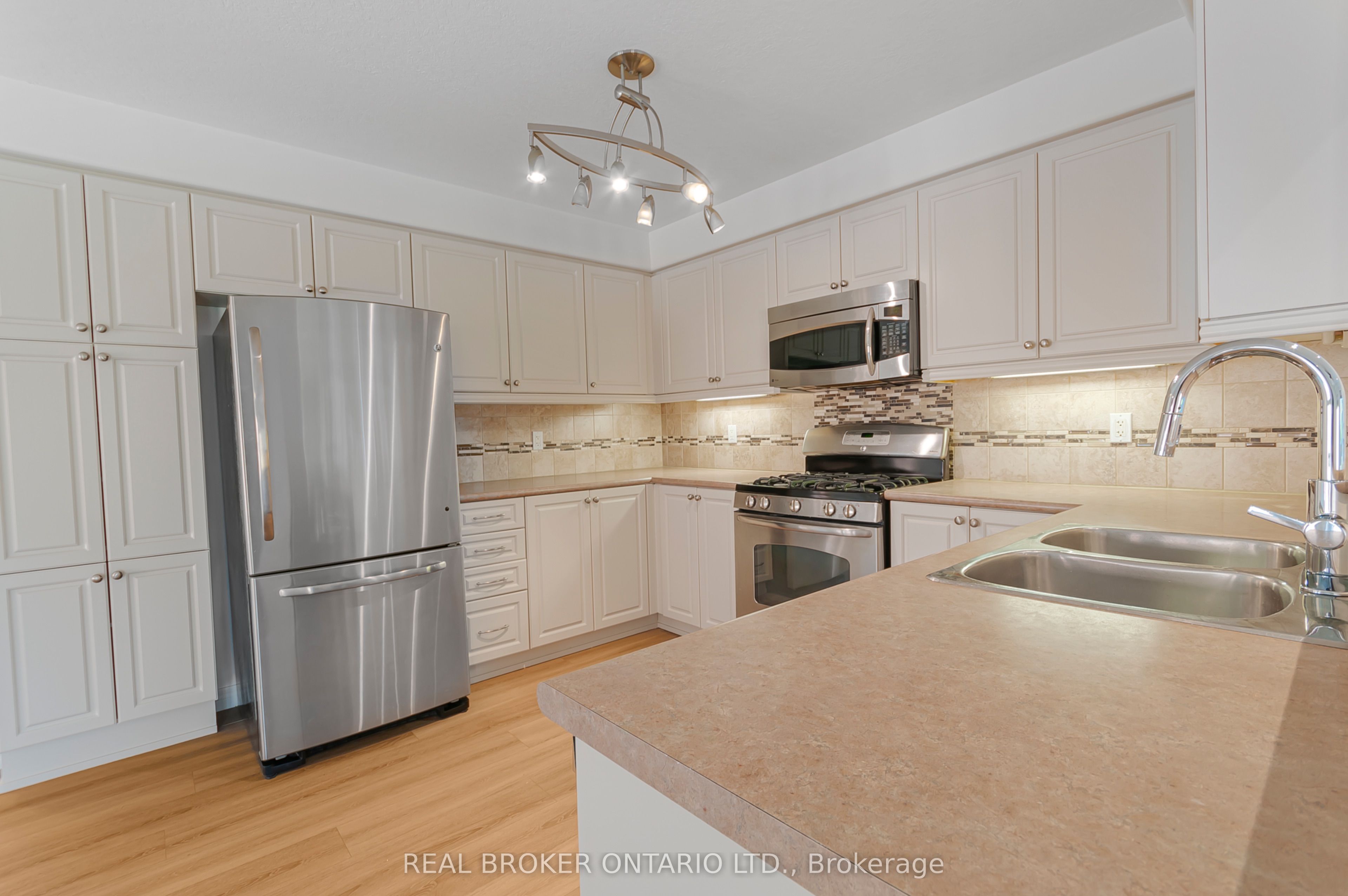 320 Holden Street, Collingwood, ON L9Y 0E1 photo 4