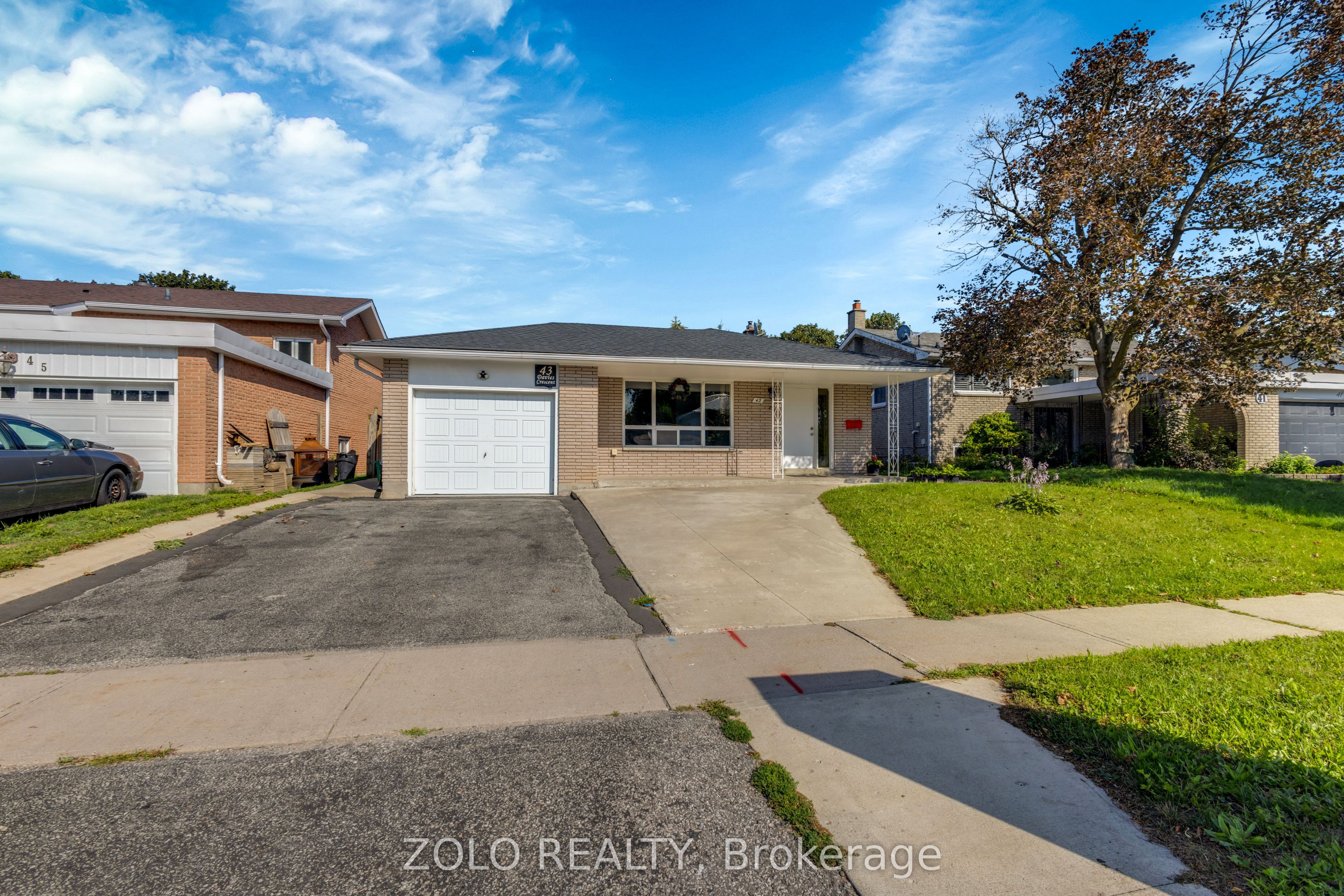 43 Davies Crescent, Barrie, ON L4M 2M4 photo 2
