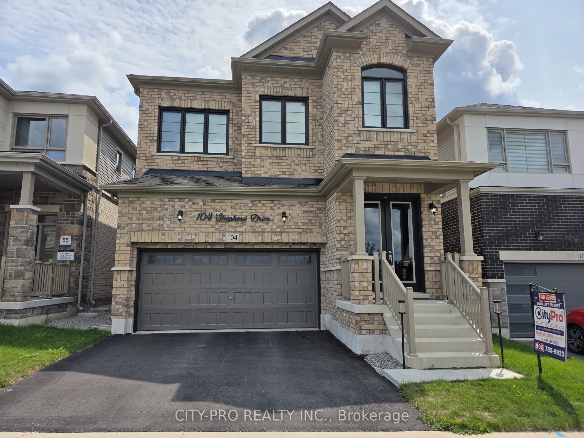 104 Shepherd Drive, Barrie, ON L9S 2Z4