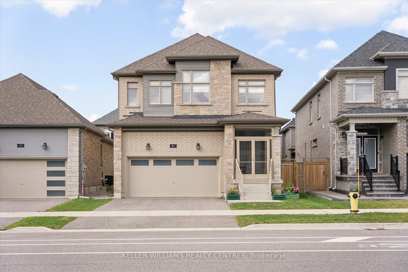 41 Mabern Street, Barrie, ON L9J 0J1